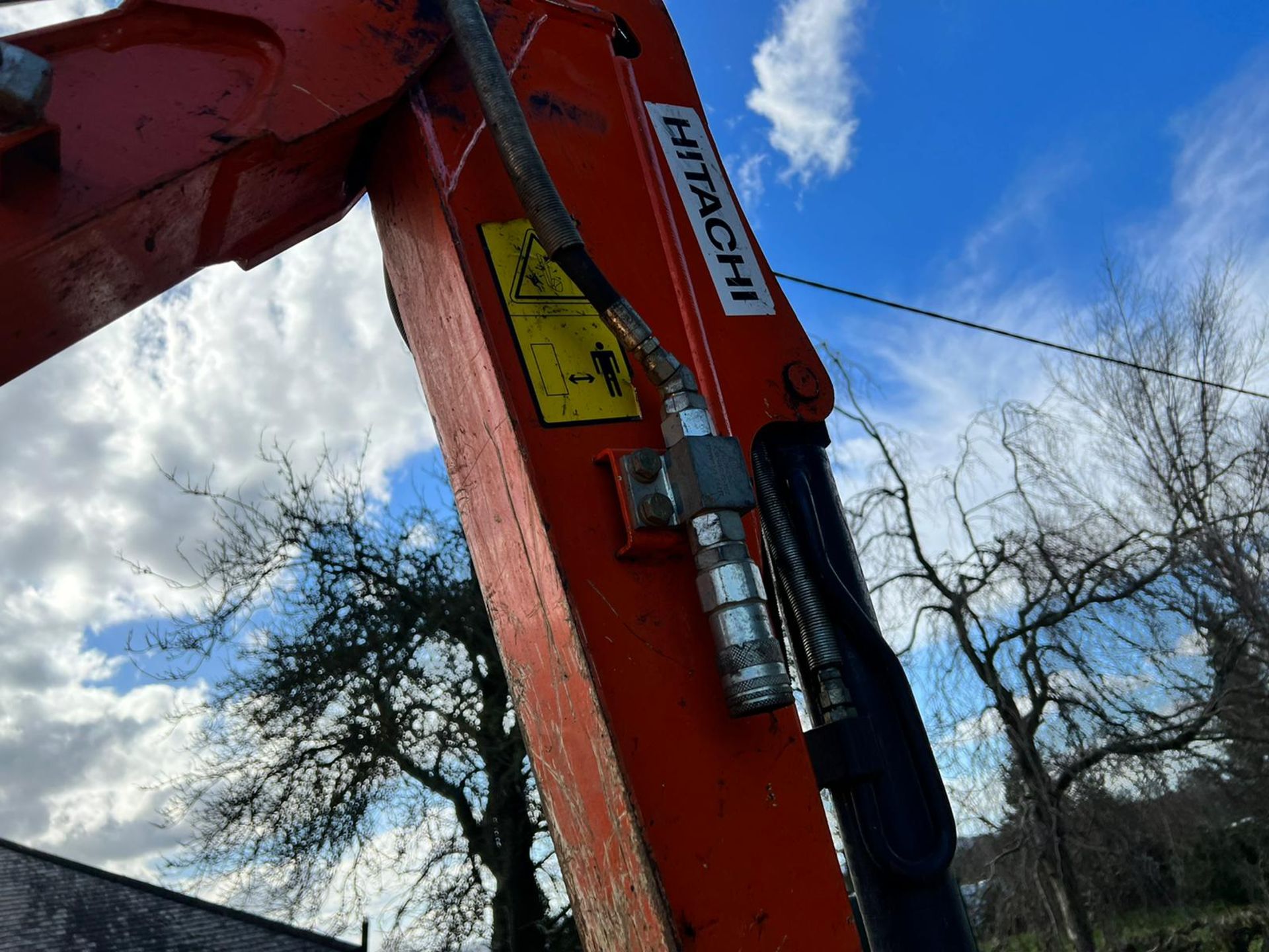 2017 HITACHI ZAXIS 19U 1.9 TON MINI DIGGER, RUNS DRIVES LIFTS, SHOWING A LOW 1609 HOURS - Image 19 of 20