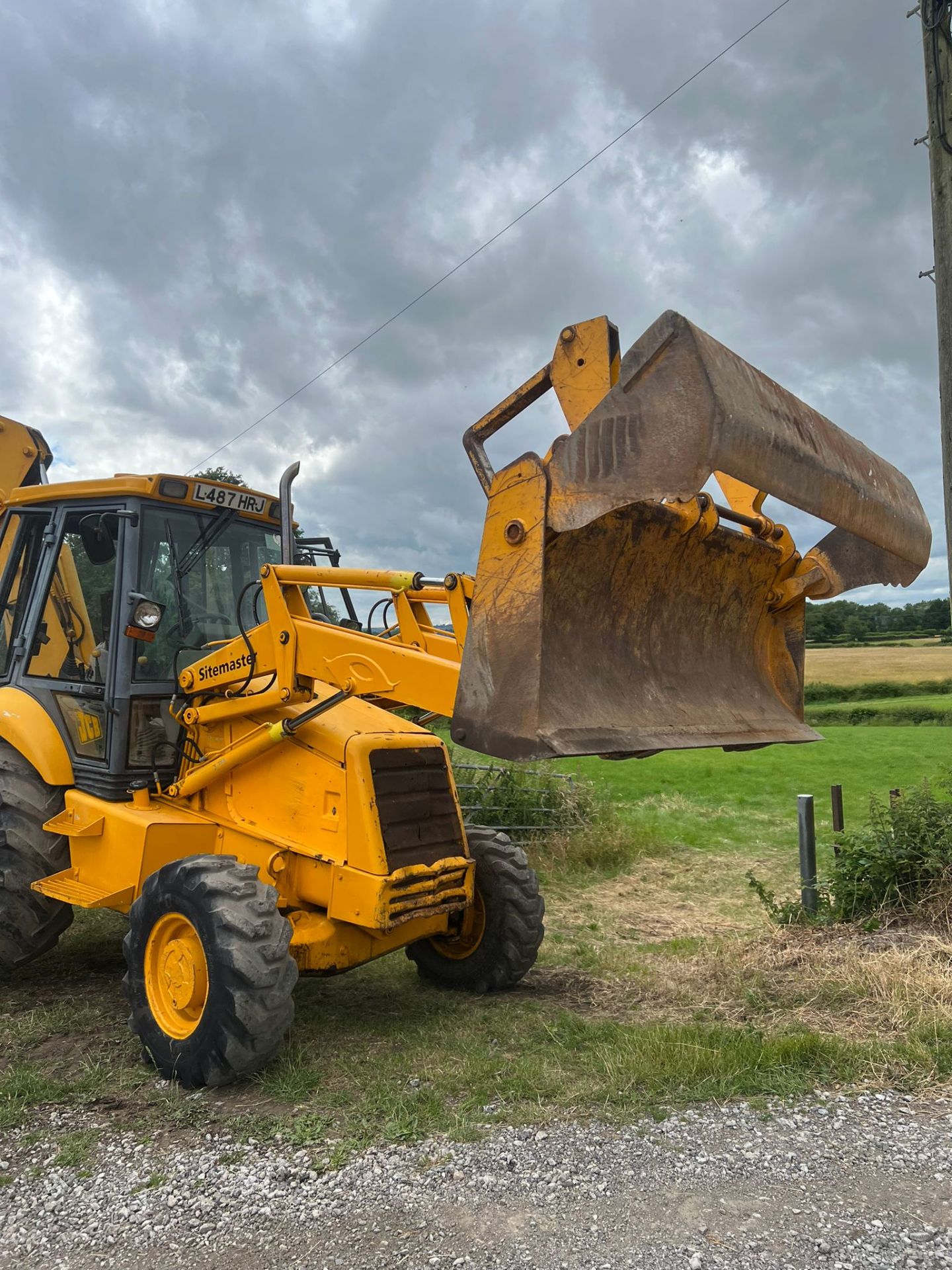 JCB 3CX SITEMASTER WITH 4 IN ONE BUCKET *PLUS VAT*