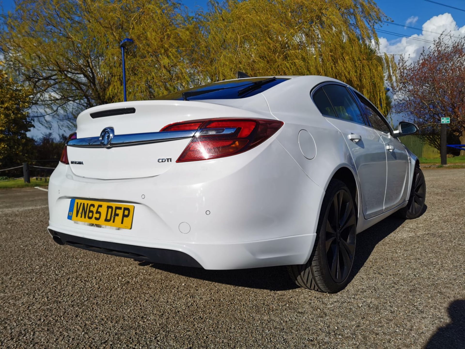 2015 VAUXHALL INSIGNIA ELITE NAV CDTI AUTO WHITE HATCHBACK, 149,530 MILES *NO VAT* - Image 7 of 29