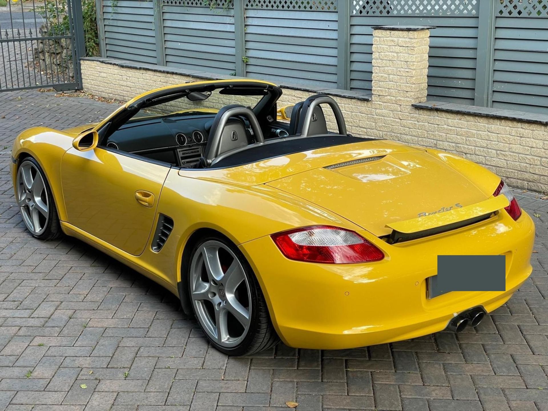 EYE CATCHING 2005 PORSCHE BOXSTER S YELLOW CONVERTIBLE - 105K MILES - 2 KEYS - 20 INCH ALLOYS - Image 4 of 10