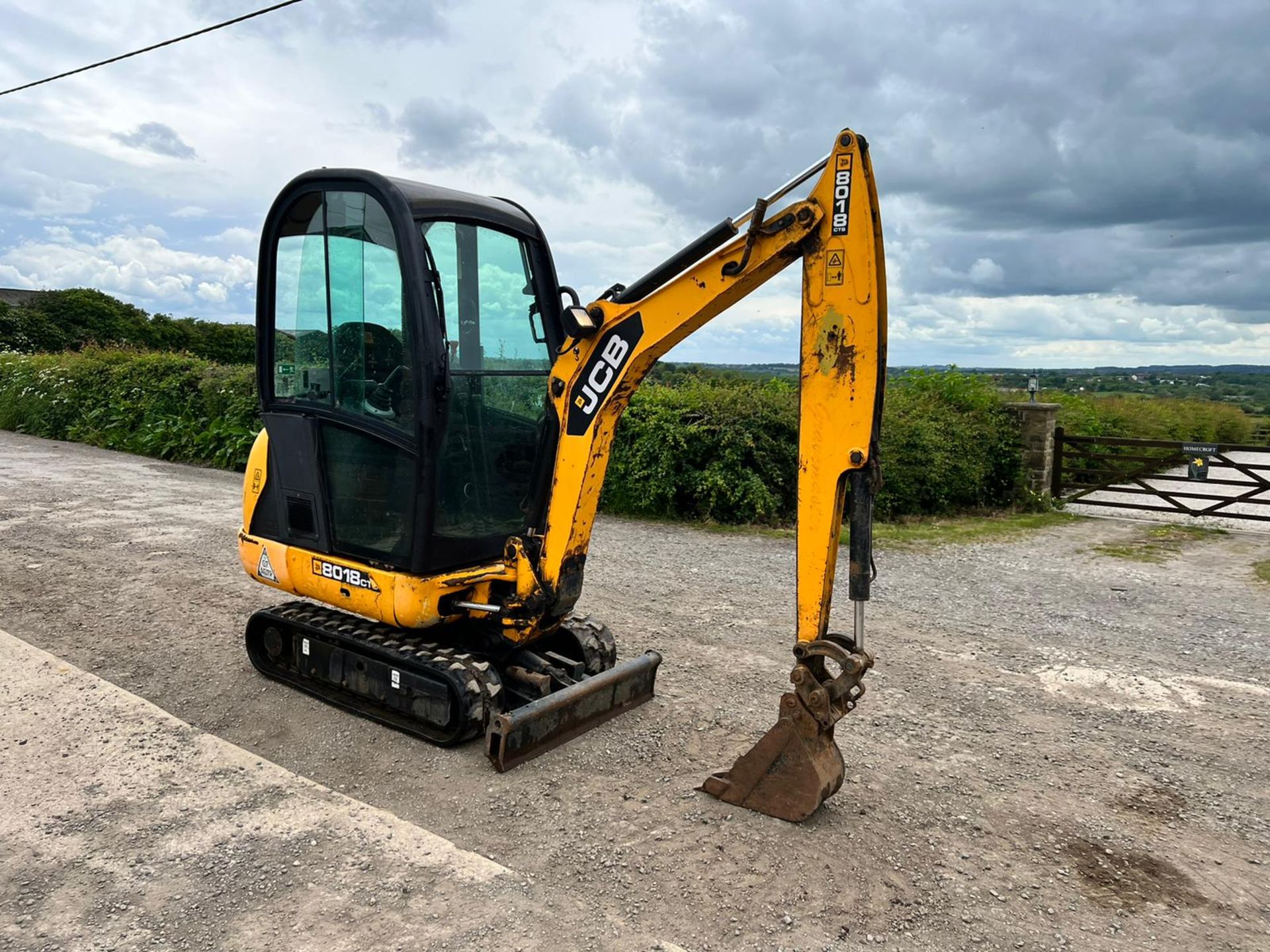 2013 JCB 8018 1.8 Ton Mini Digger With Indespension 2.7 Ton Plant Trailer Runs Drives "PLUS VAT" - Image 4 of 28