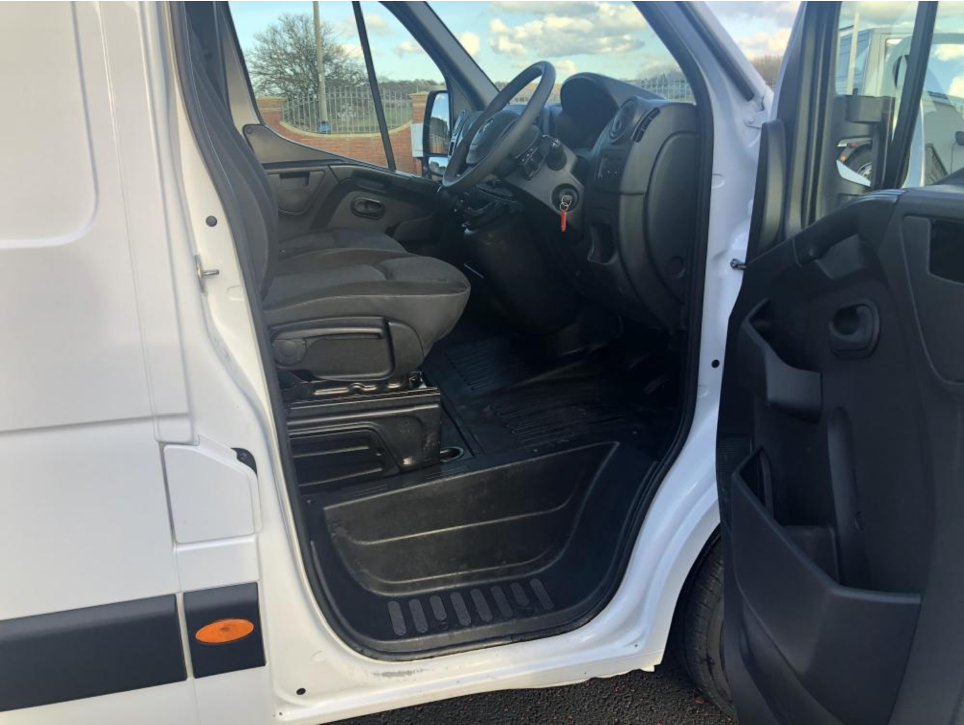2019 Vauxhall movano 140 bhp bi turbo long and high crew van, euro 6, 120.000 miles *PLUS VAT* - Image 10 of 17