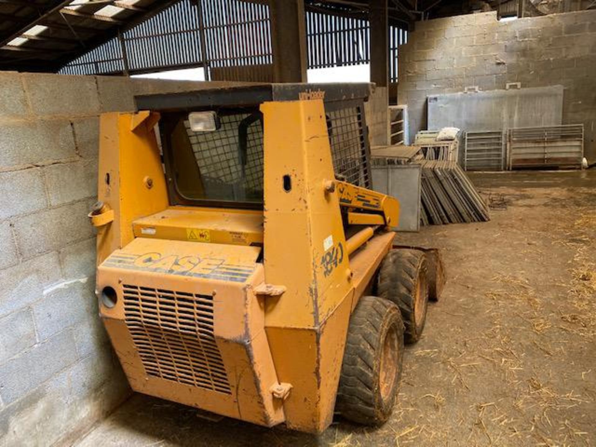 Case 1840 skid steer *PLUS VAT* - Image 8 of 8