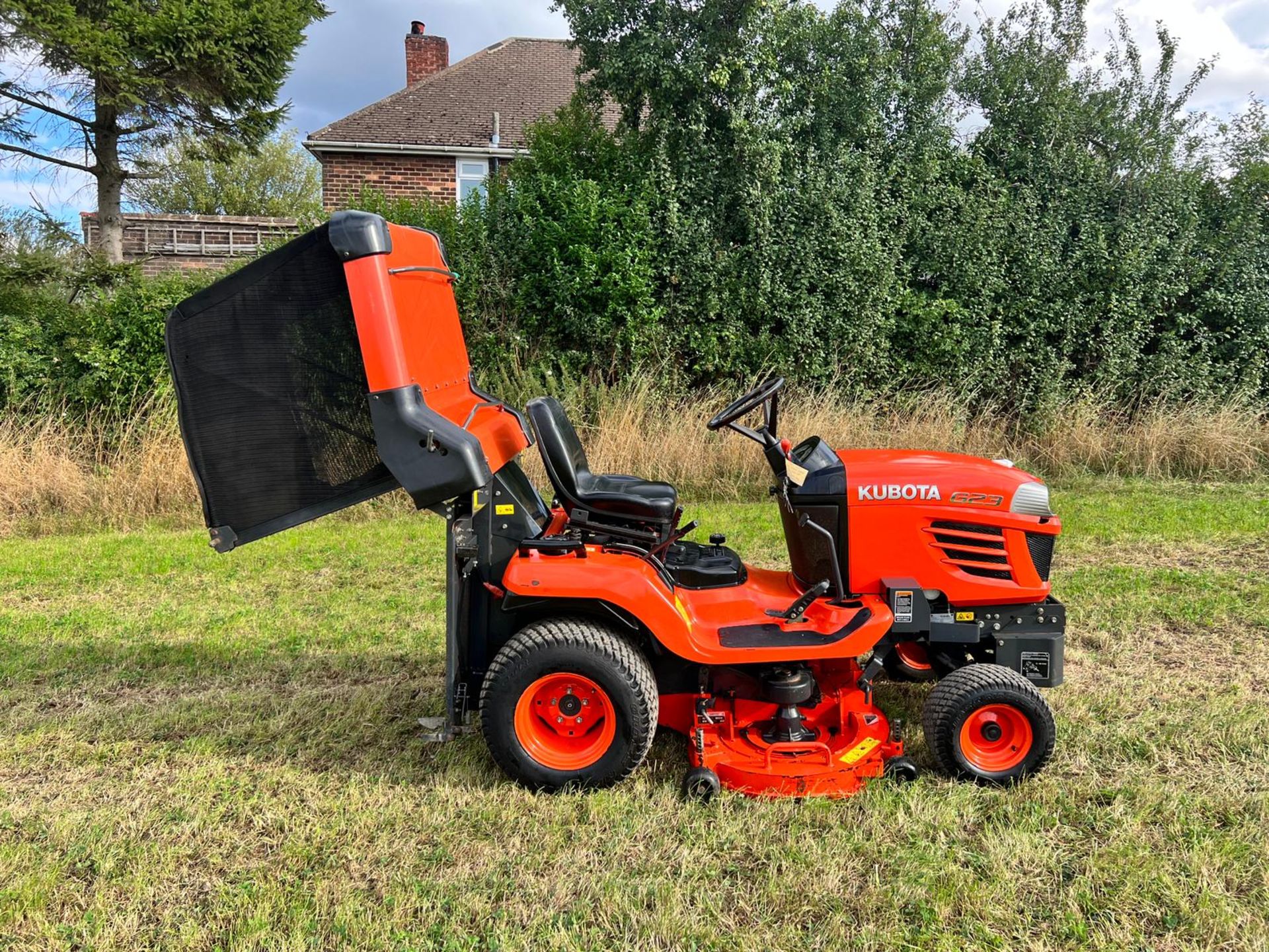 Kubota G23 Diesel Ride On Mower, Runs Drives And Cuts, Showing A Low 836 Hours! *PLUS VAT* - Image 7 of 17