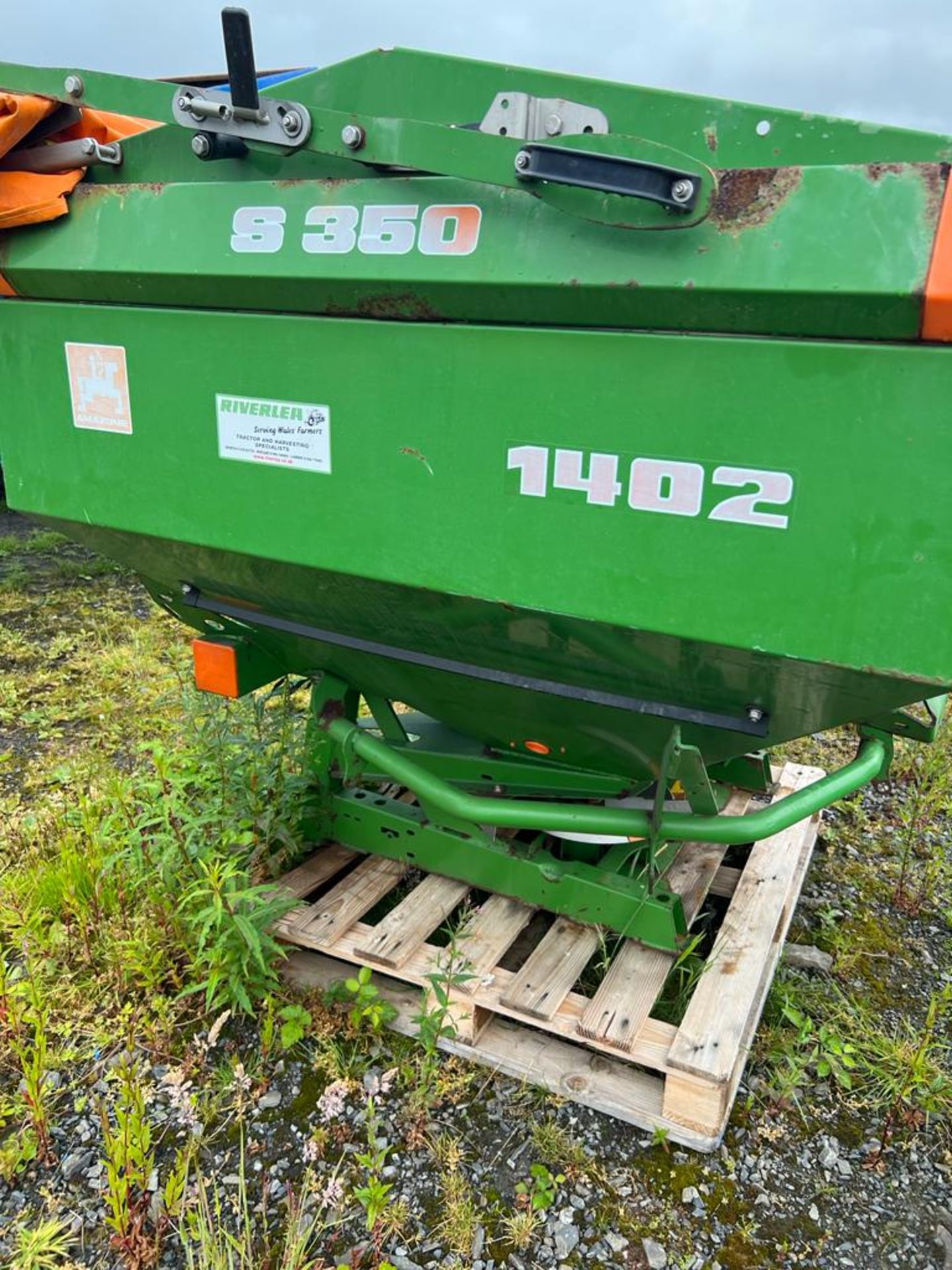 Amazone 1402 Fertiliser Spreader *PLUS VAT* - Image 2 of 4