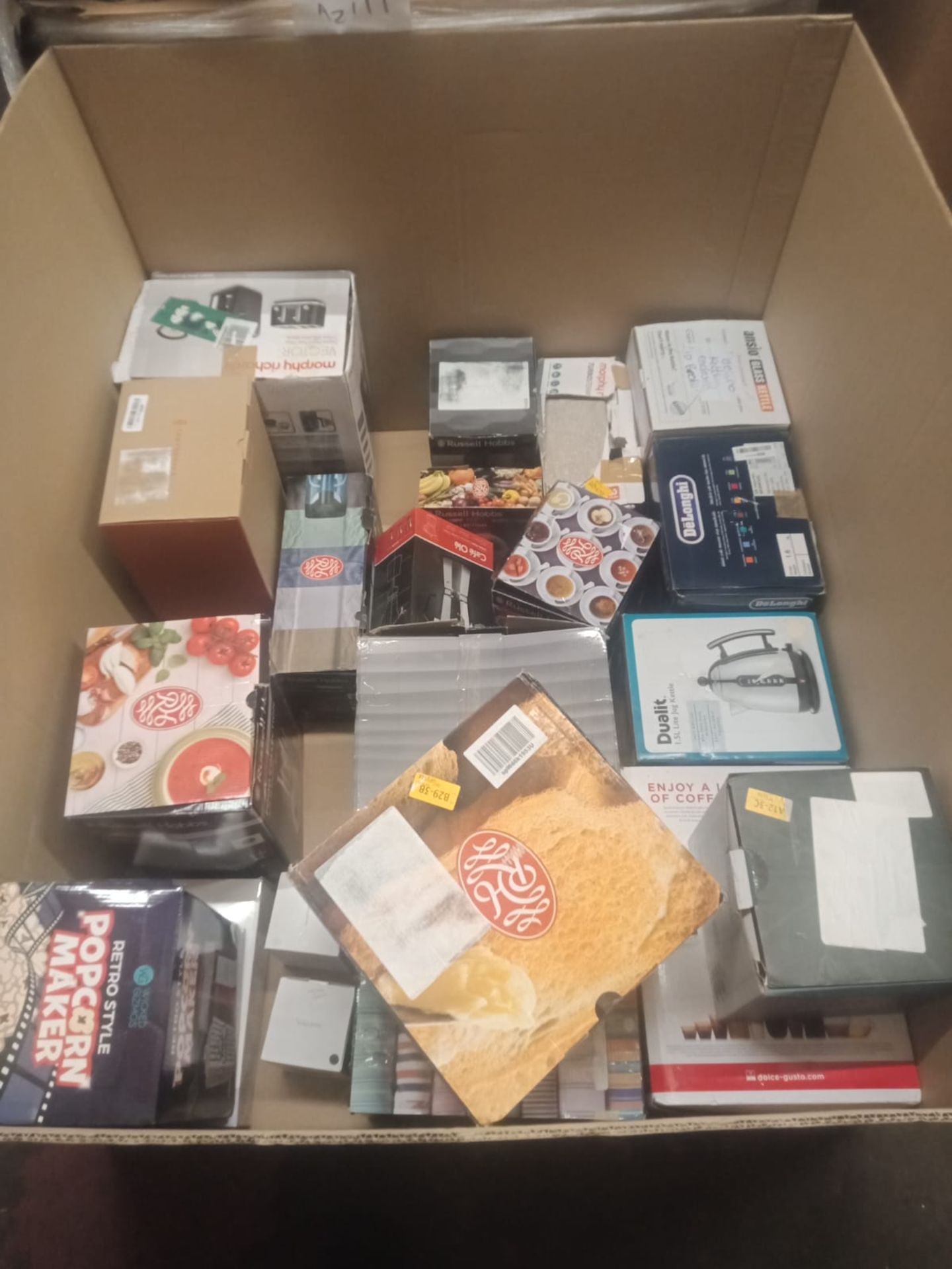 JOB LOT OF VARIOUS ELECTRONICS - WHICH INCLUDE, RUSSELL HOBBS IRON, POPCORN MAKER, TOASTER, BLENDER - Image 15 of 19