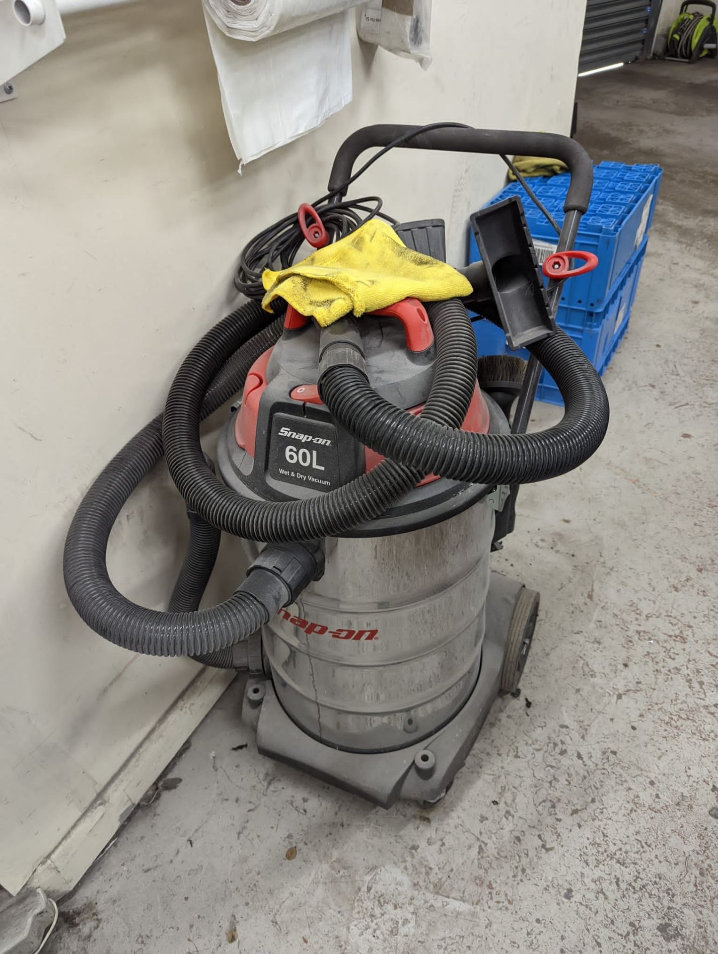 SNAP-ON 60L WET AND DRY VACUUM CLEANER *NO VAT*