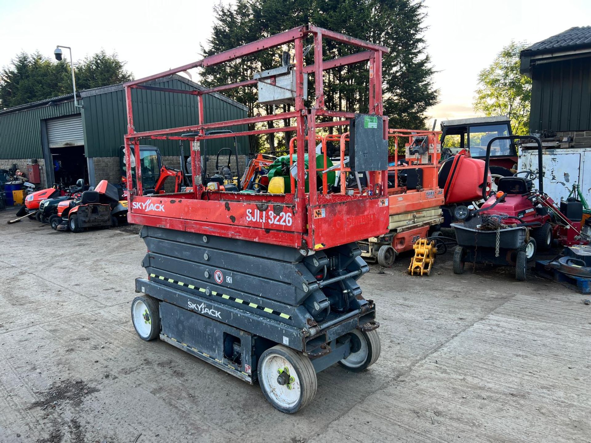 2015 Skyjack SJ3226 Electric Scissor Lift Drives And Lifts *PLUS VAT* - Image 6 of 13