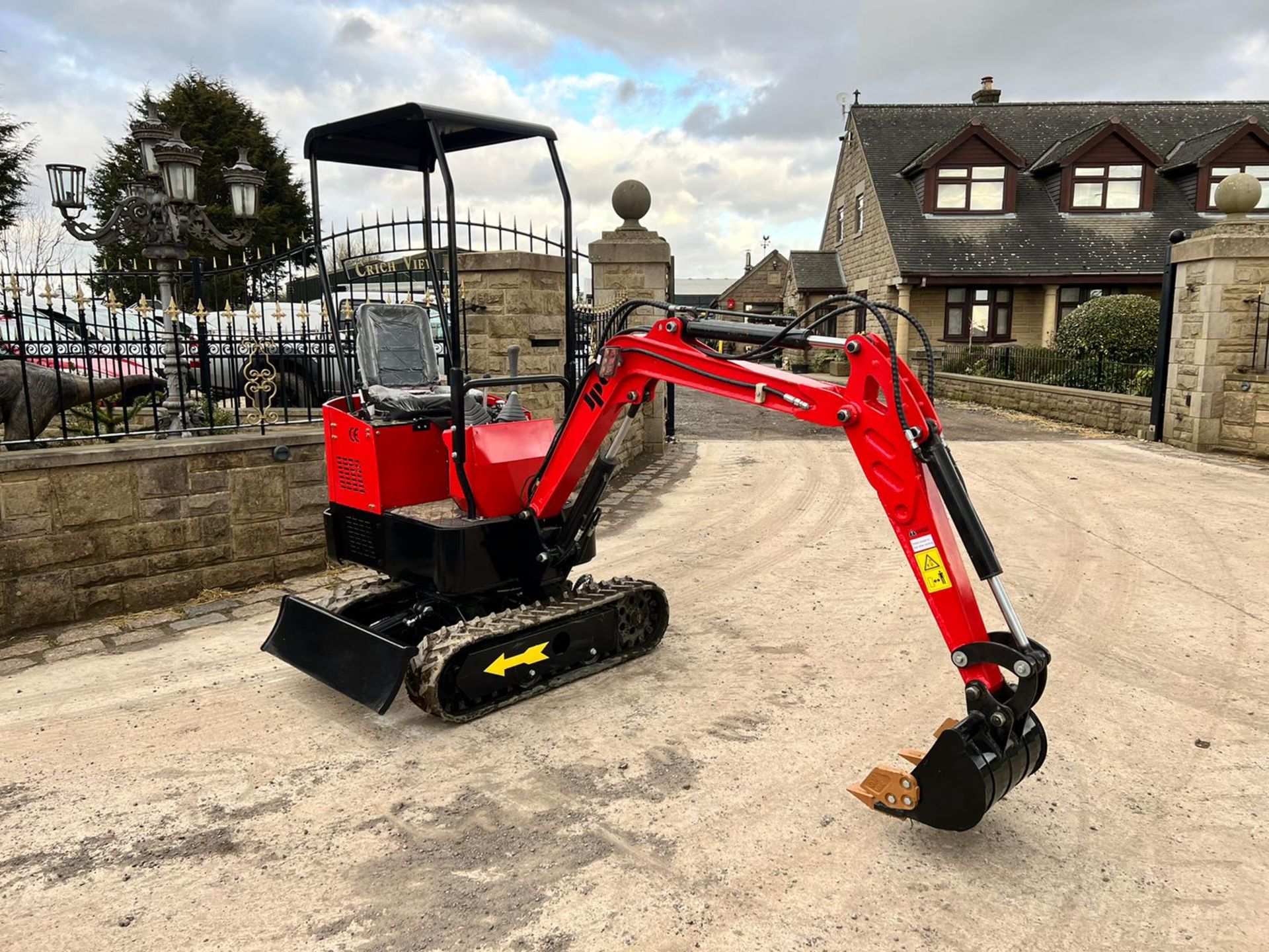 New And Unused JPC HT12 1 Ton Mini Digger, Runs Drives And Digs *PLUS VAT* - Image 7 of 9