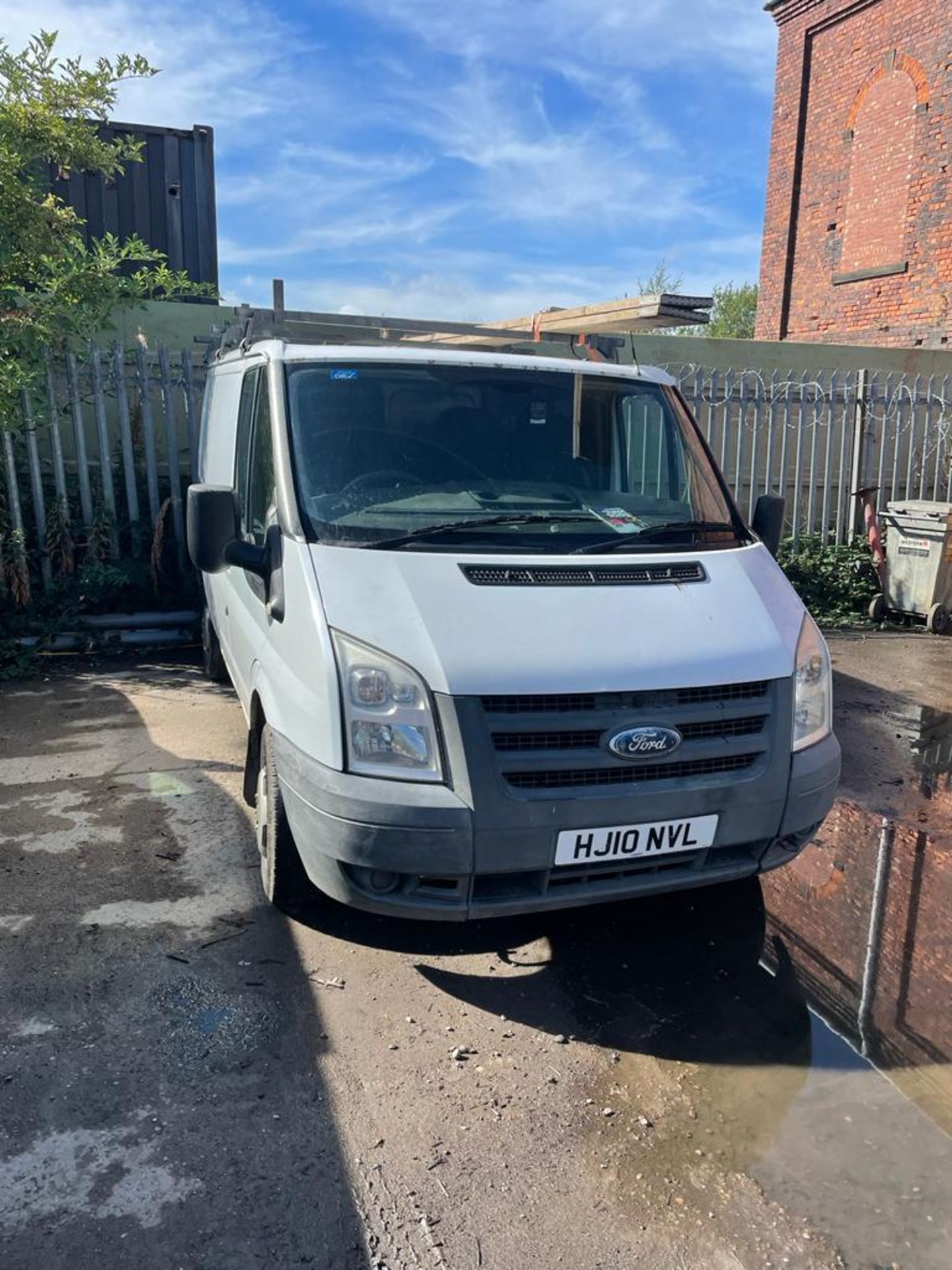 JA 2010 FORD TRANSIT 85 T260M FWD WHITE PANEL VAN PLUS VAT 2 2l ja-2010-ford-transit-85-t260m-fwd-white-panel-van-plus-vat-2-2l