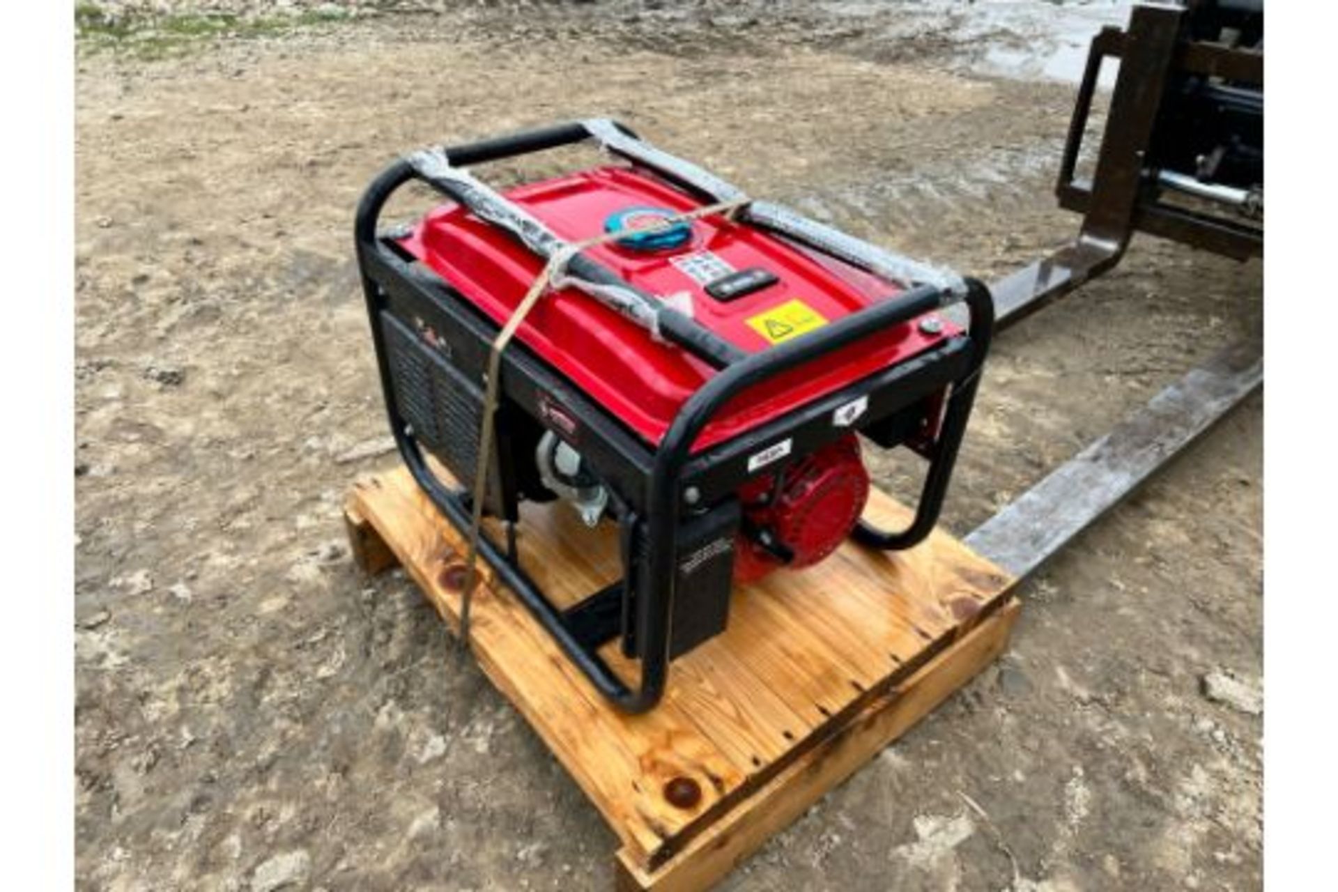 New And Unused PK8500 Dual Voltage Petrol Generator *PLUS VAT* - Image 2 of 6