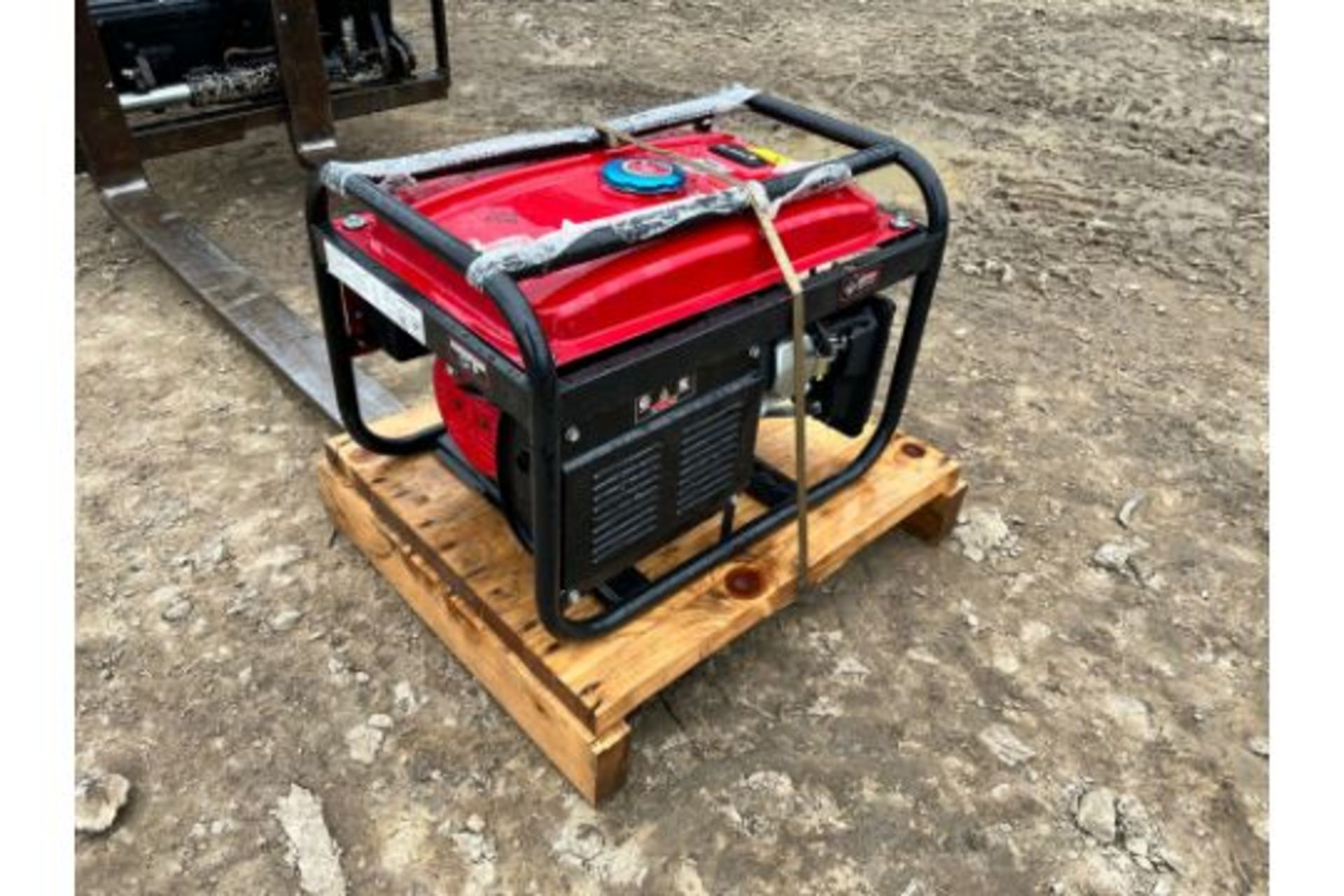 New And Unused PK8500 Dual Voltage Petrol Generator *PLUS VAT*