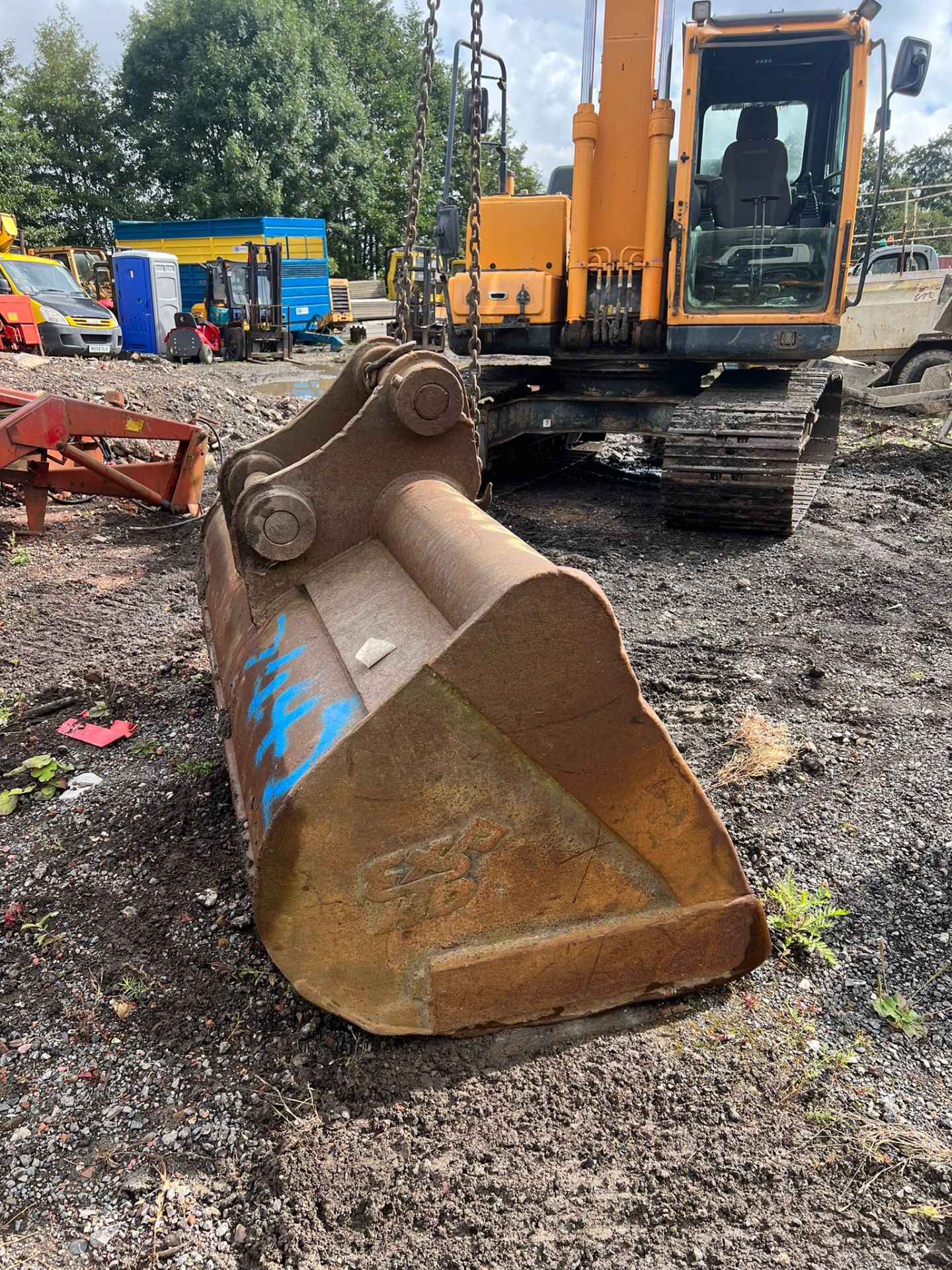 21 TON DIGGER BUCKET *PLUS VAT* - Image 2 of 8