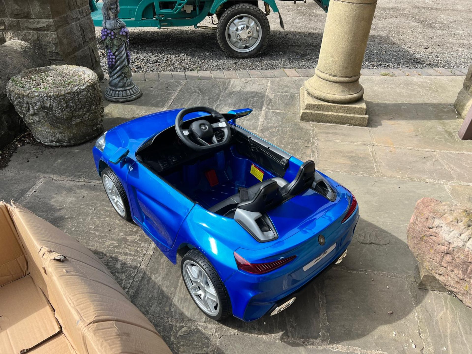 New And Unused BMW Z4 Toy Car With Remote Control *PLUS VAT* - Image 4 of 11