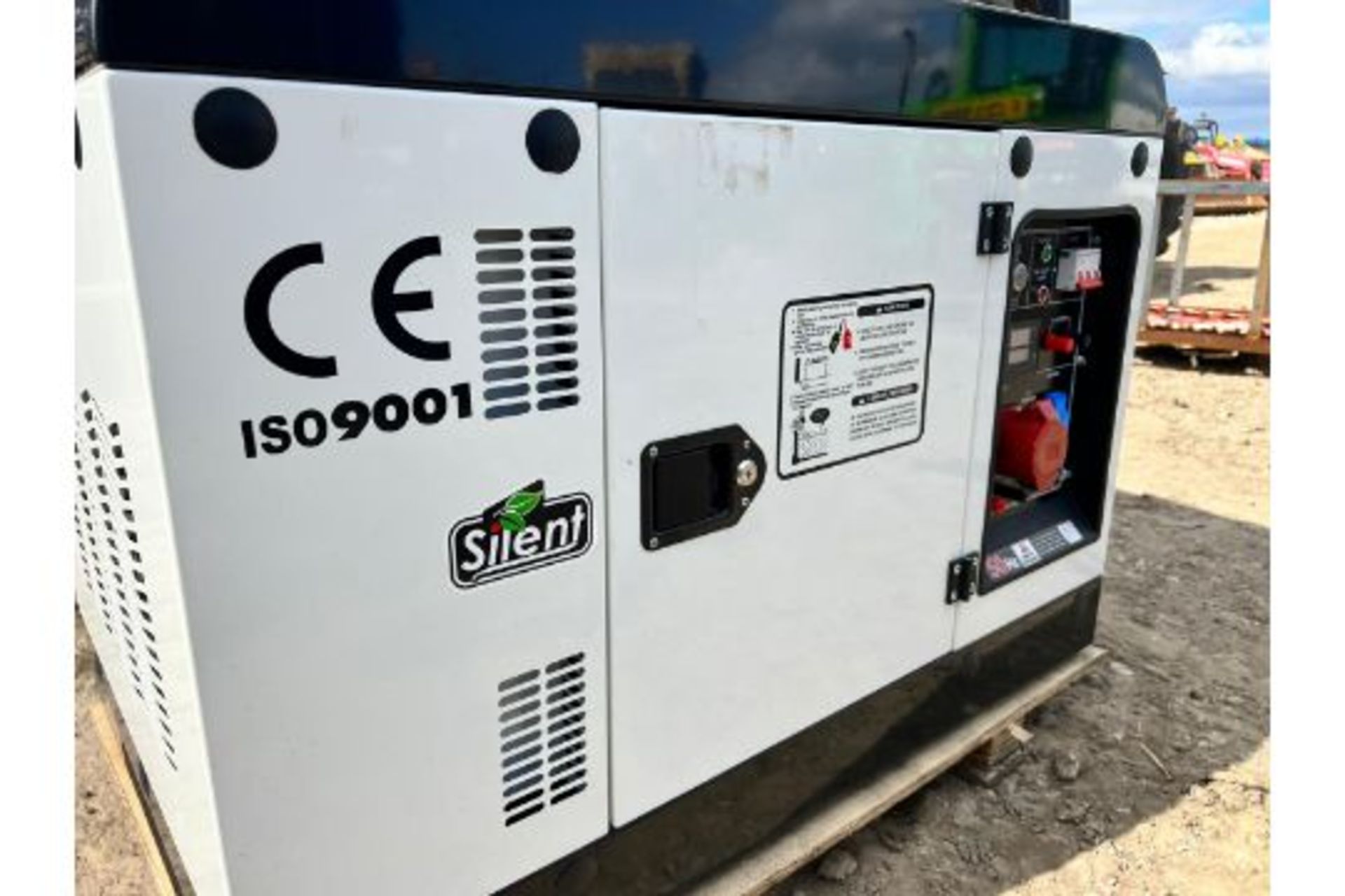 New And Unused DG12000SE3 Diesel Generator *PLUS VAT* - Image 6 of 13