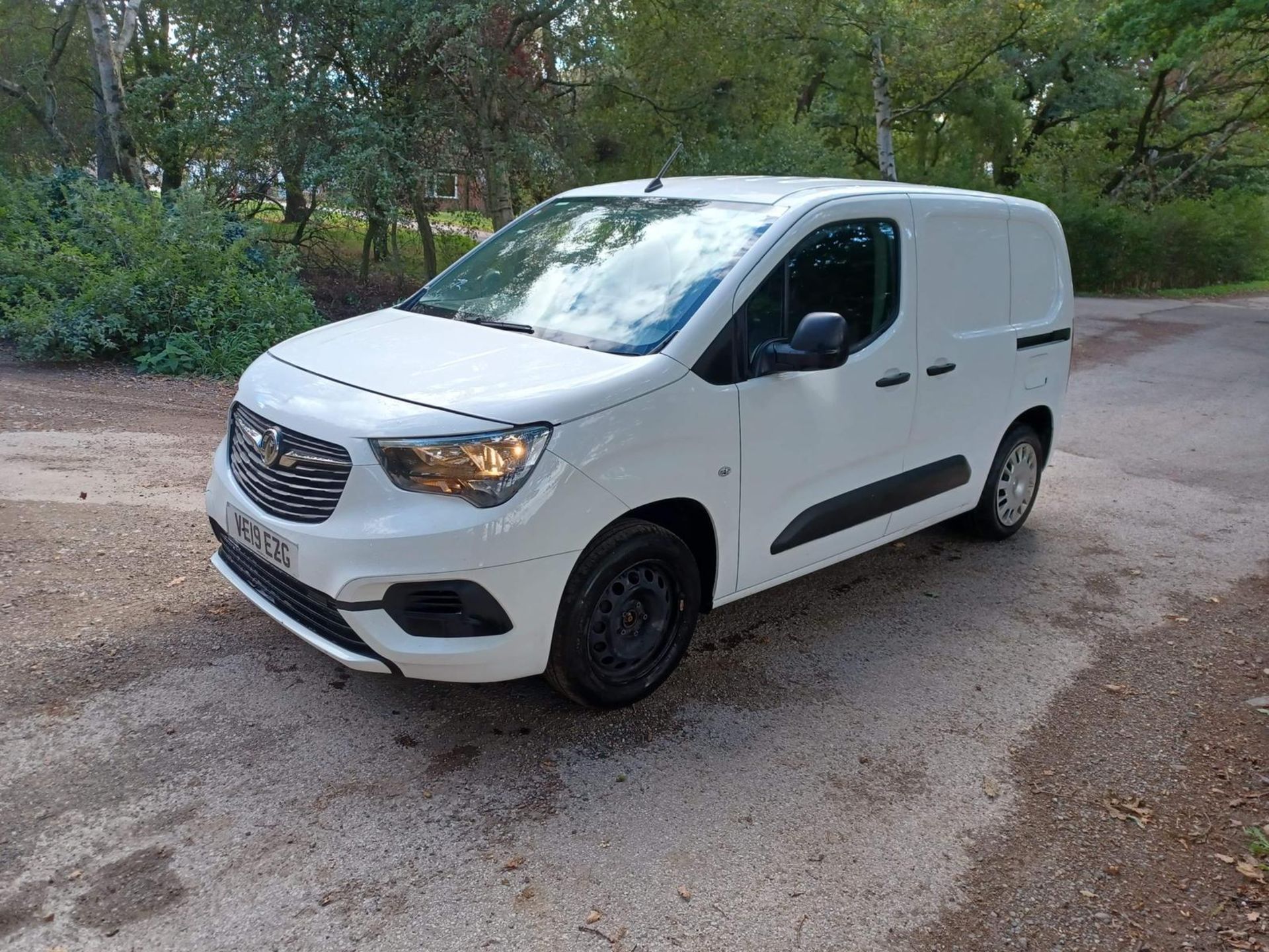 2019/19 VAUXHALL COMBO 2000 SPORTIVE S/S WHITE PANEL VAN - 3 SEATS - EURO 6 - SAT NAV *PLUS VAT* - Image 3 of 8