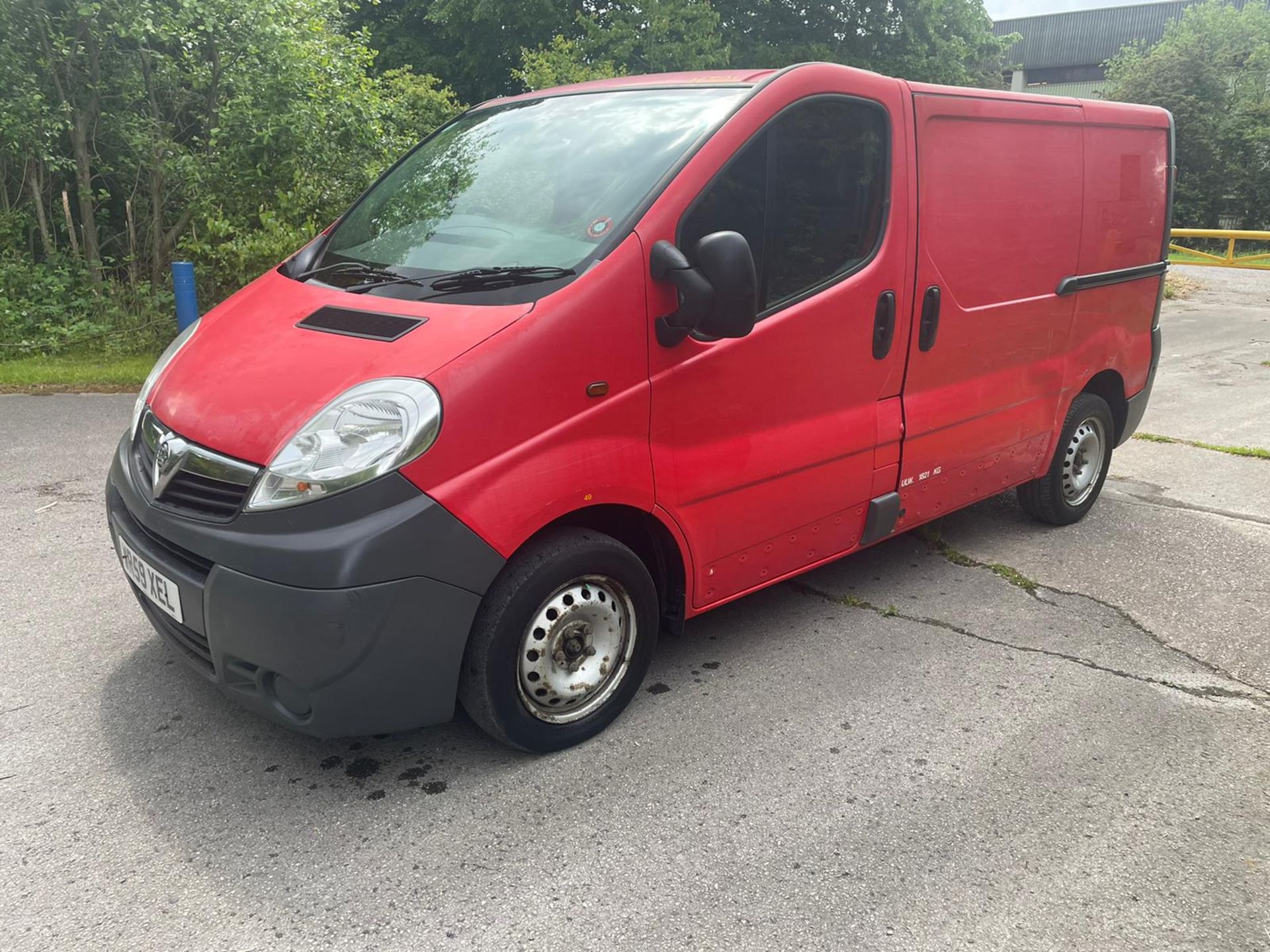 2009/59 VAUXHALL VIVARO 2700 CDTI SWB RED PANEL VAN, 2 KEYS *NO VAT* - Image 3 of 6