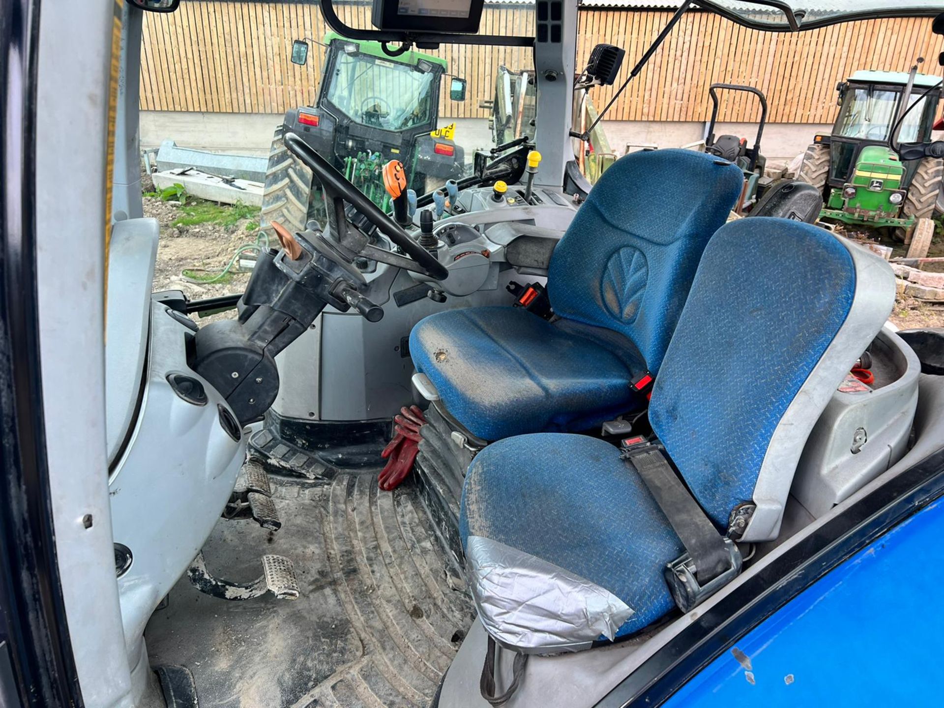 2008 NEW HOLLAND T7060 210HP 4WD TRACTOR, RUNS AND DRIVES, 4WD *PLUS VAT* - Image 13 of 26