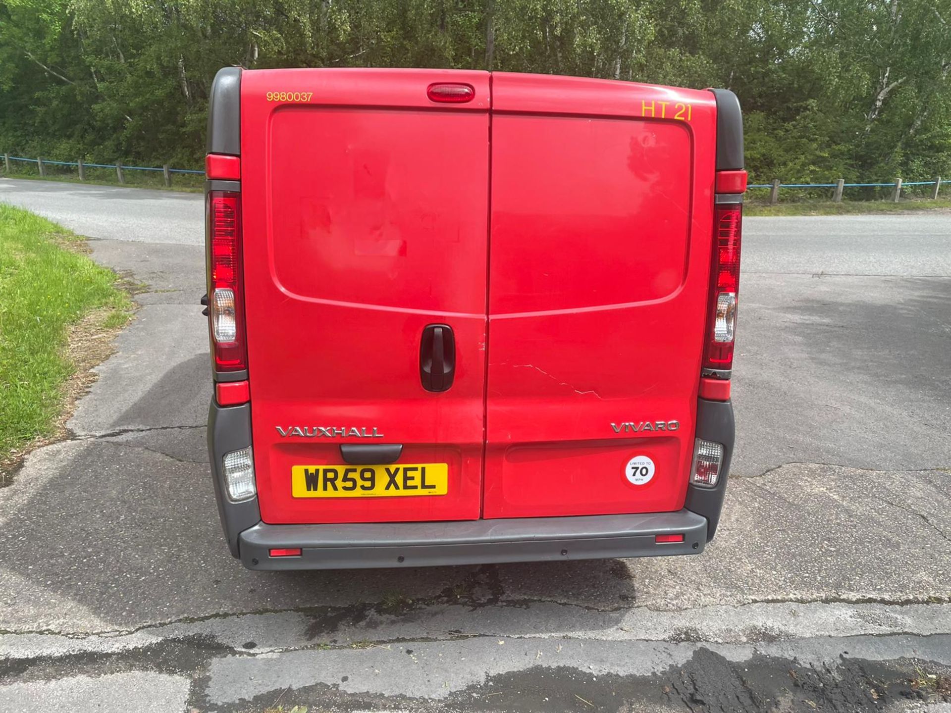 2009/59 VAUXHALL VIVARO 2700 CDTI SWB RED PANEL VAN, 2 KEYS *NO VAT* - Image 6 of 6