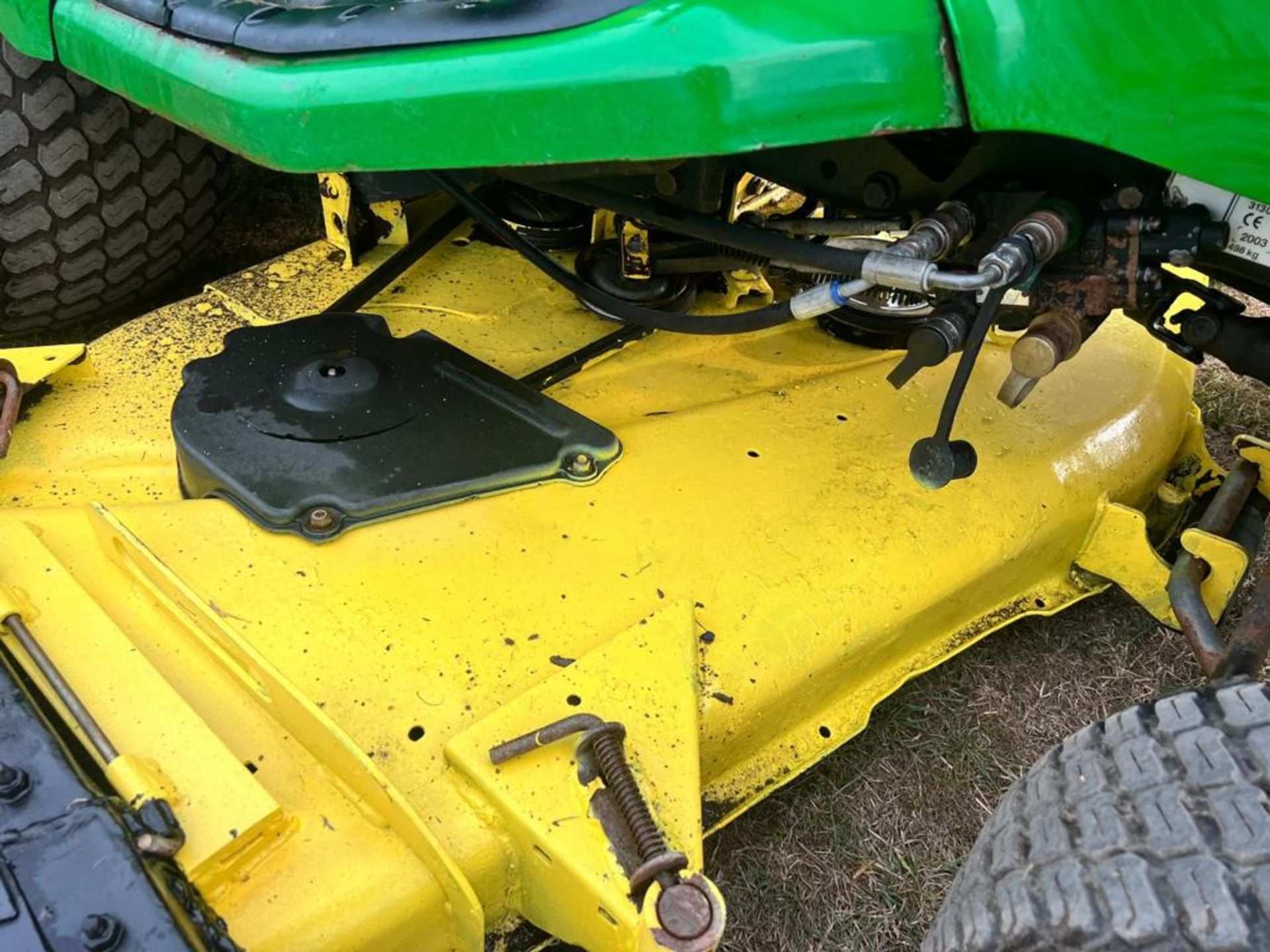 John Deere X595 24HP 4WD Compact Tractor/Ride On Mower With Rear Clamshell Collector *NO VAT* - Image 7 of 15
