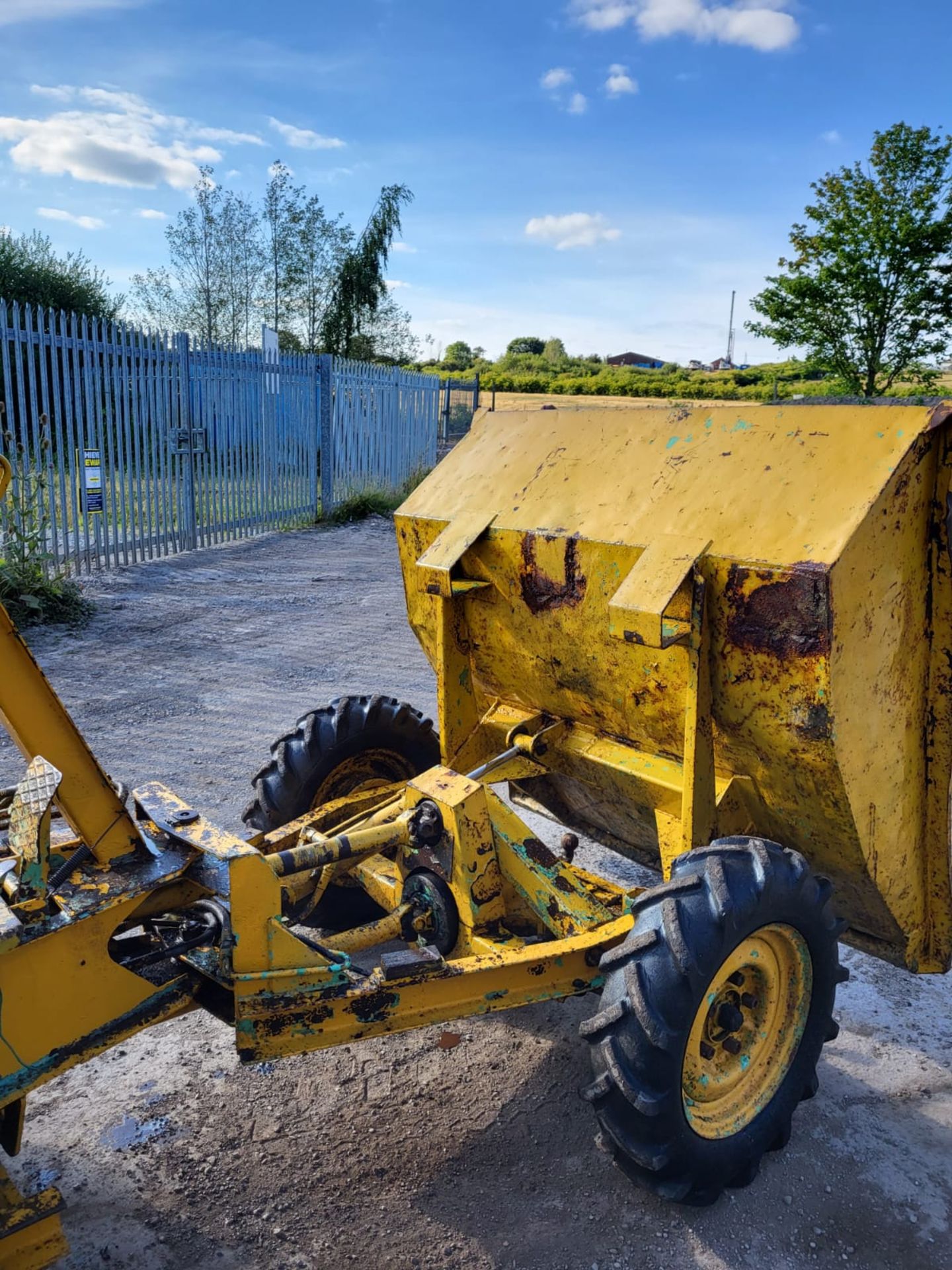 THWAITES 4WD DUMPER *NO VAT* - Image 9 of 9