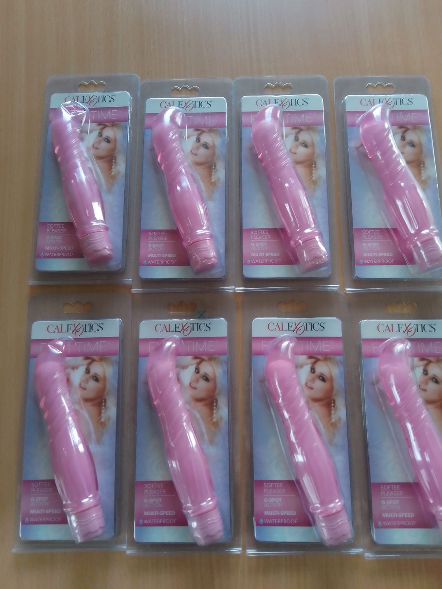 8 x NEW AND UNUSED SOFTEE PLEASER, Curved for G spot stimulation, waterproof *NO VAT* - Image 2 of 3
