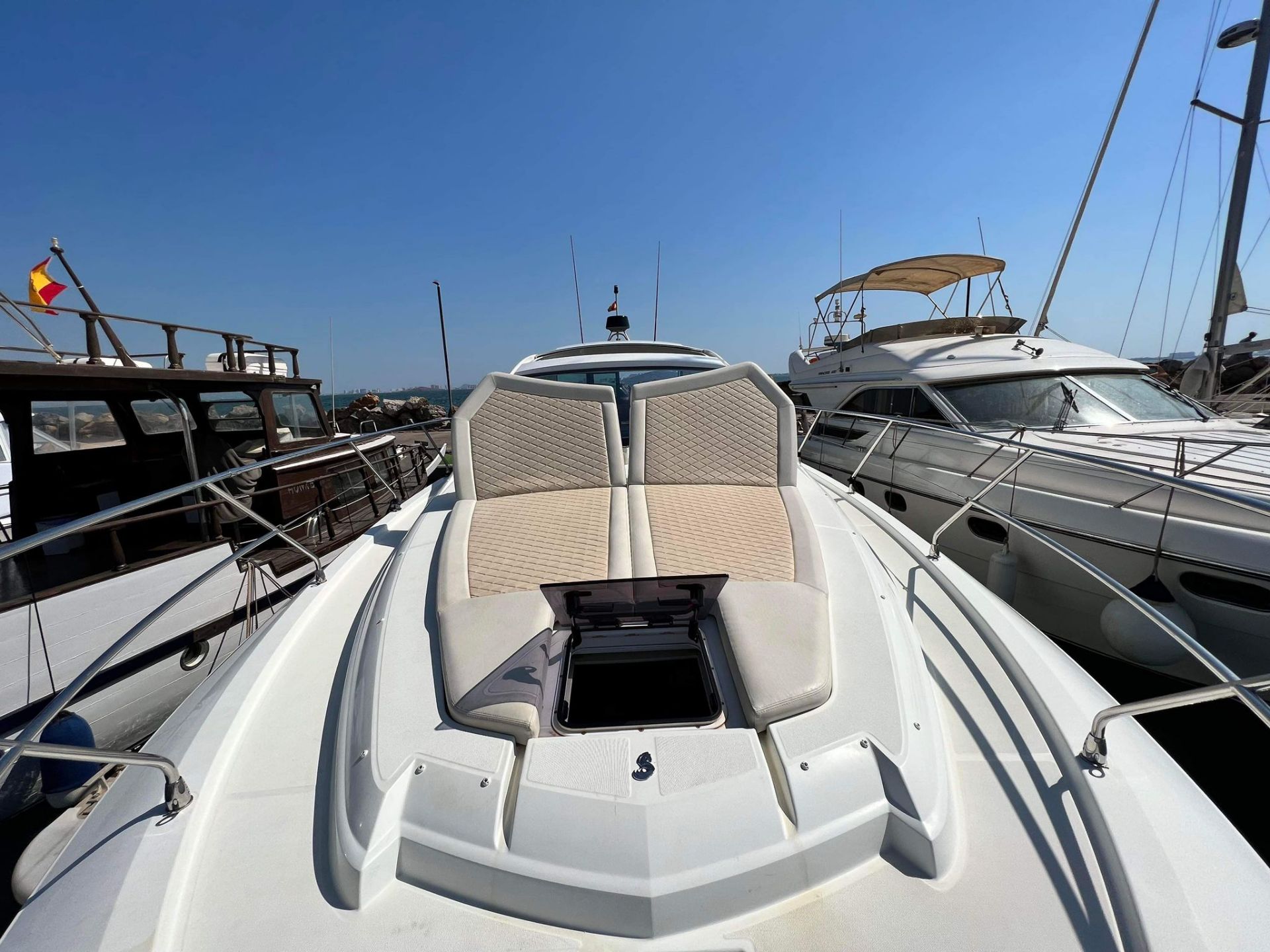 The Laila Rose, 2017/18 Beneteau Gran Turismo 46 Luxury Performance Power Boat *NO VAT* - Image 13 of 28