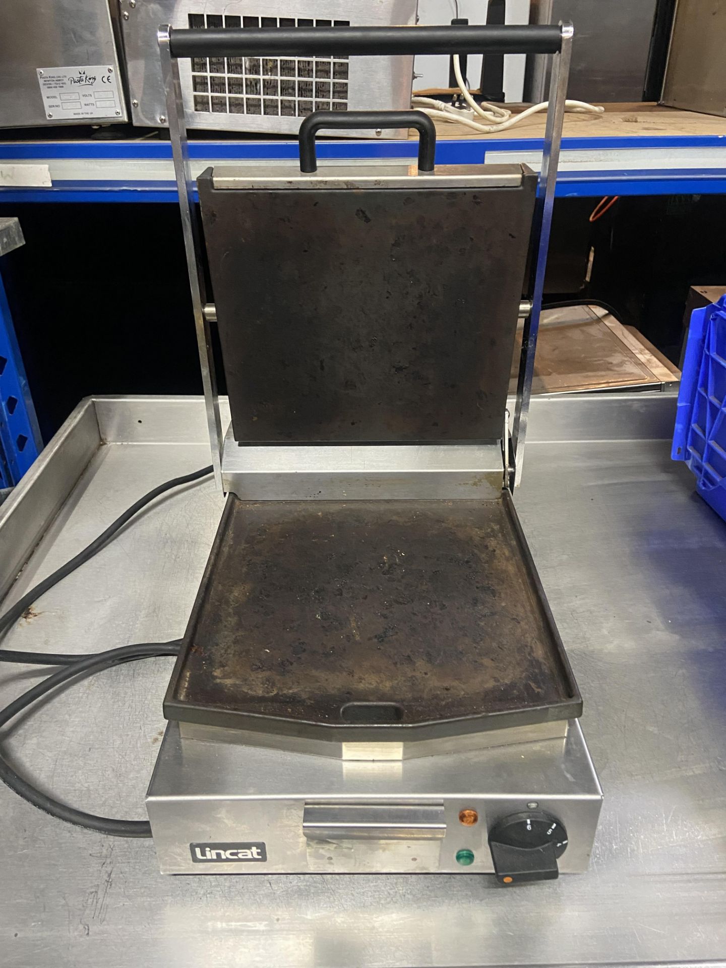 LINCAT TOASTIE MAKER *NO VAT* - Image 2 of 2