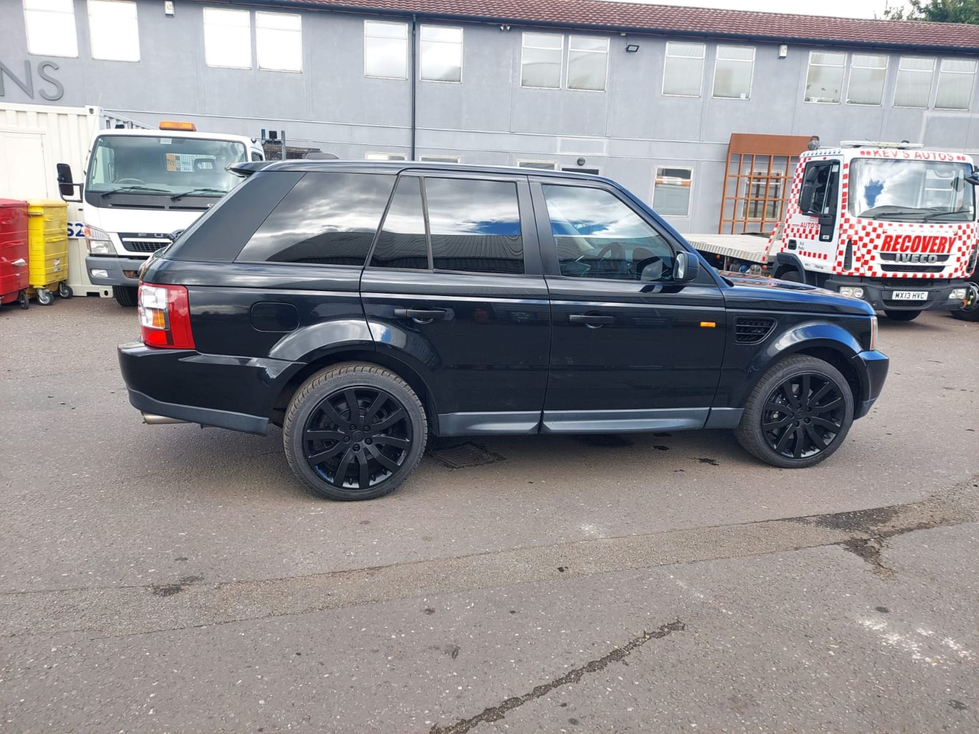 RANGE ROVER SPORT 4.2L V8 SUPERCHARGED - LATE ENTRY! - Image 15 of 18