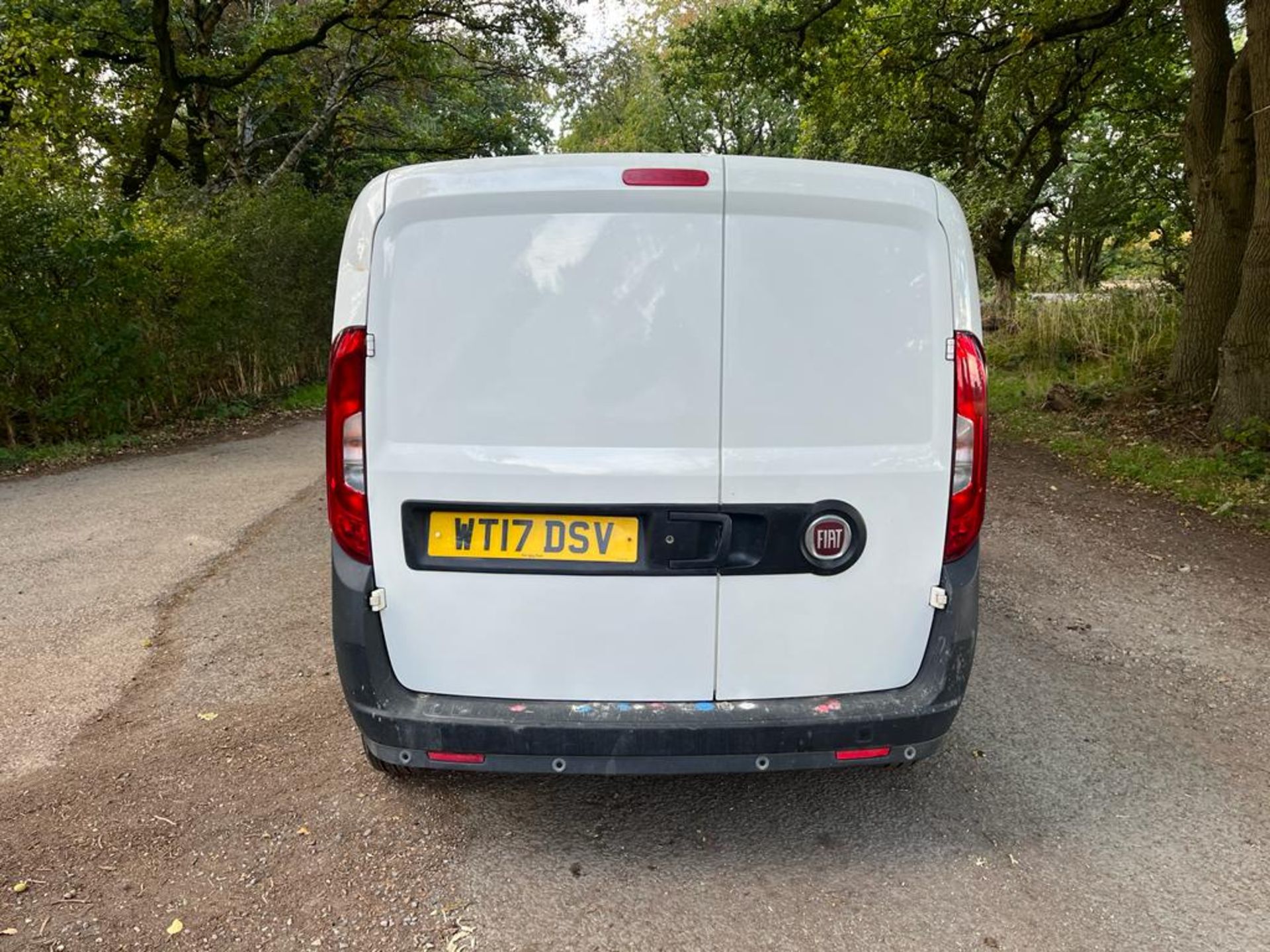 2017 FIAT DOBLO 16V SX MUTIJET II WHITE PANEL VAN - EURO 6 - PLY LINED *PLUS VAT* - Image 5 of 11