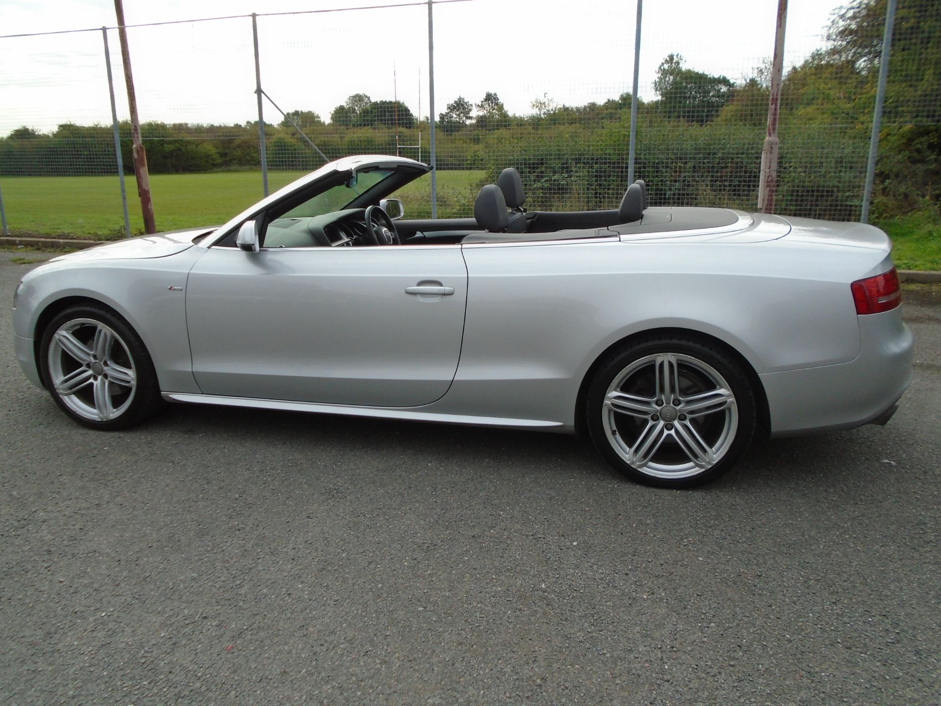 2011 AUDI A5 S LINE TFSI CVT SILVER CONVERTIBLE , STEERING WHEEL WITH LUDING PADDLE *NO VAT* - Image 6 of 11