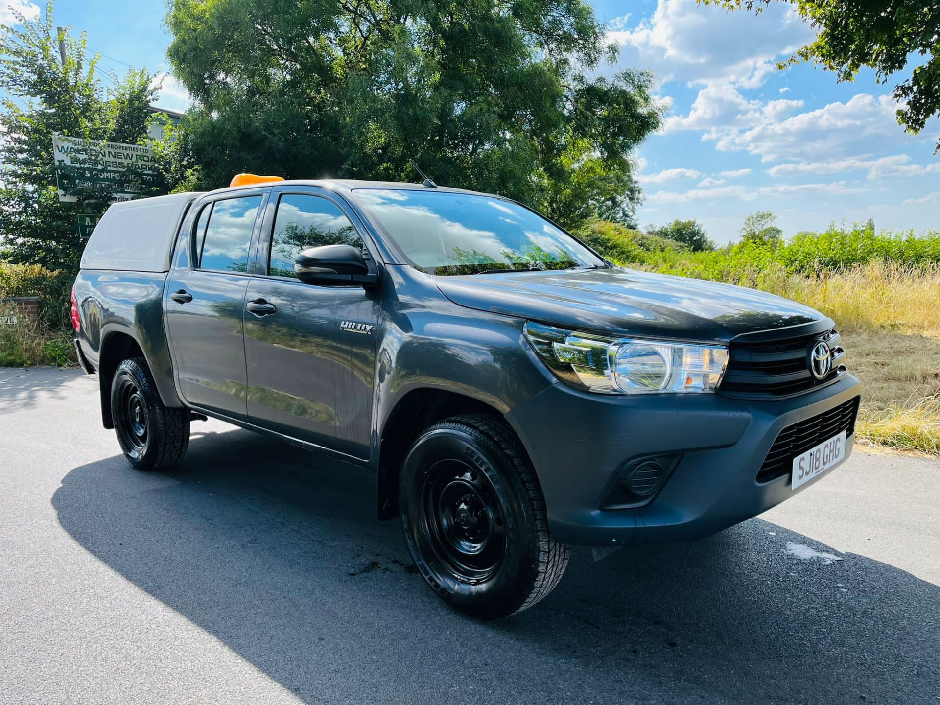 2018 TOYOTA HILUX ACTIVE D-4D 4WD DCB - BLUETOOTH - ACTIVE SPEC *PLUS VAT* - Image 3 of 20