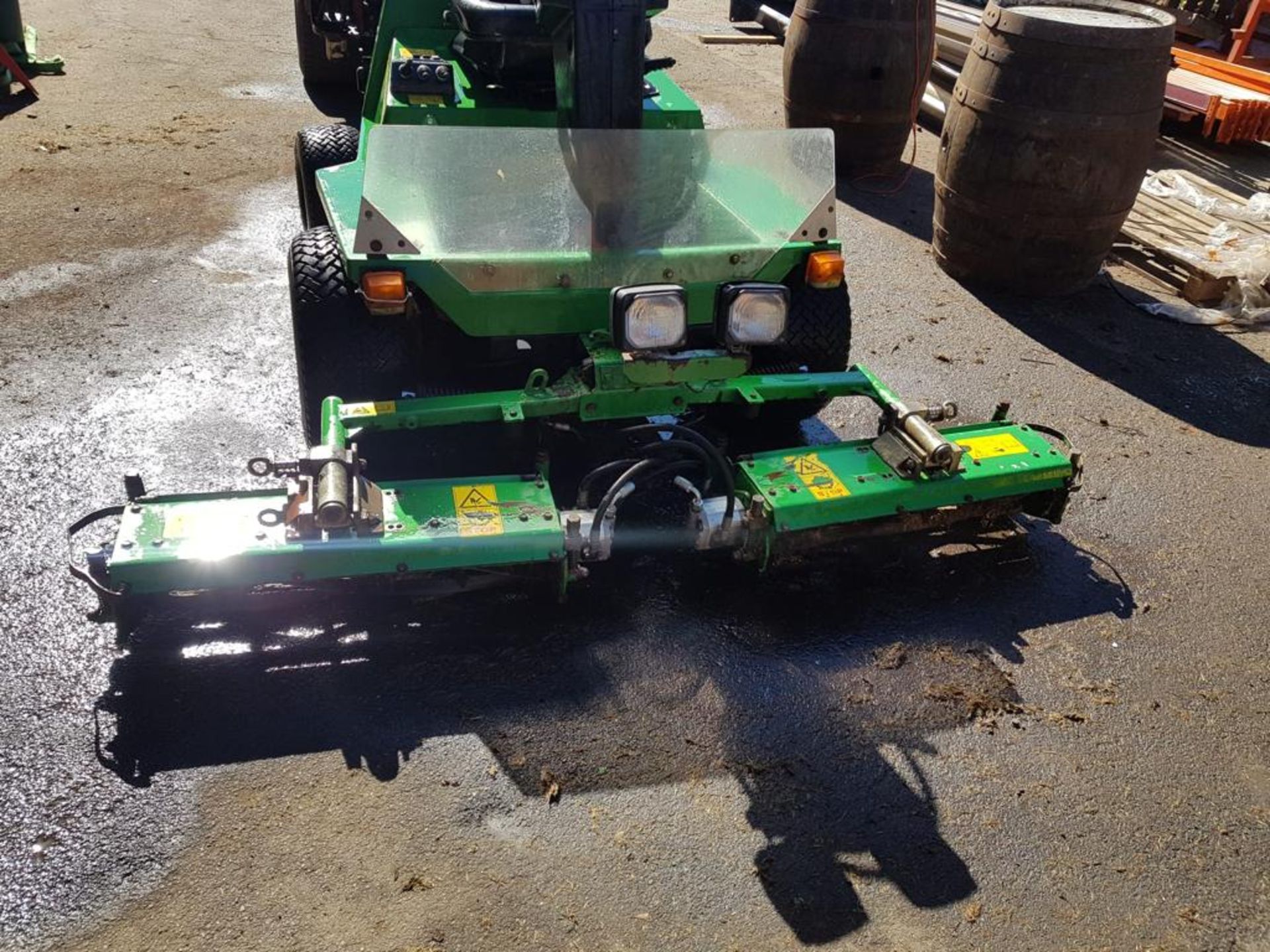 JOHN DEERE 900 ROBERINE CYLINER MOWER GOOD WORKING ORDER   NO VAT ON THE LOT (JUST ON THE BP) - Image 4 of 10