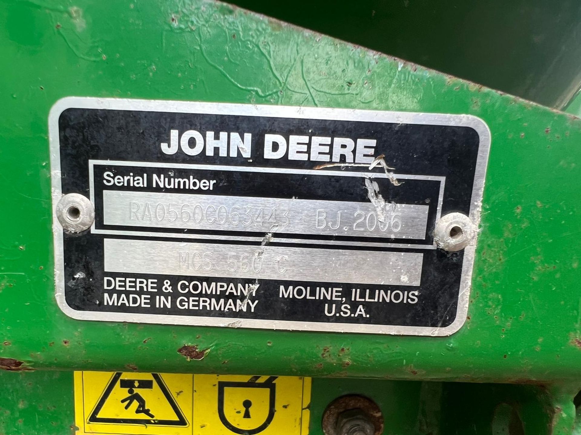 JOHN DEERE HIGH LIFT MCS580 CLAMSHELL COLLECTOR - COMES WITH FULL PTO *PLUS VAT* - Image 8 of 8