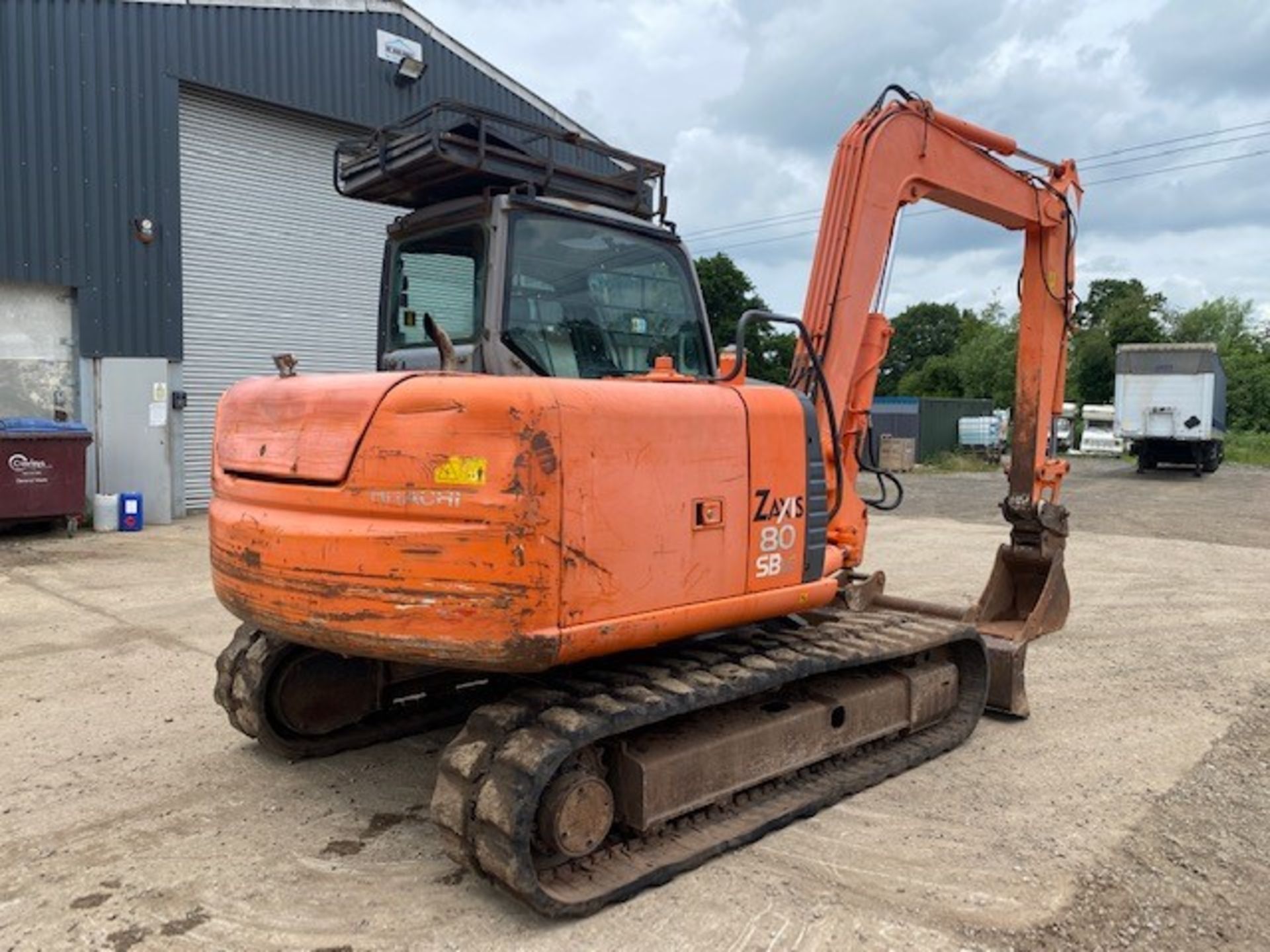 2004 HITACHI ZX80SB, HYDRAULIC HITCH, ONLY 2 OWNERS FROM NEW *PLUS VAT* - Image 5 of 12