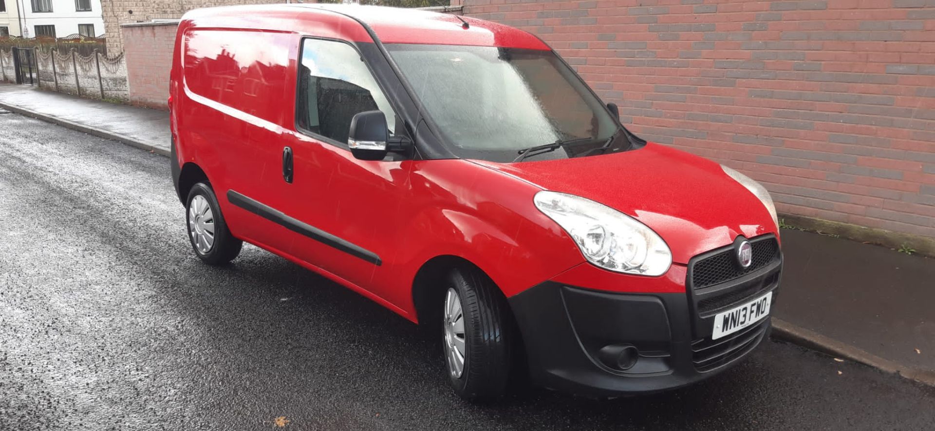 2013 FIAT DOBLO 16V MULTIJET RED PANEL VAN - LOW 43,000 MILES *NO VAT* - Image 3 of 17