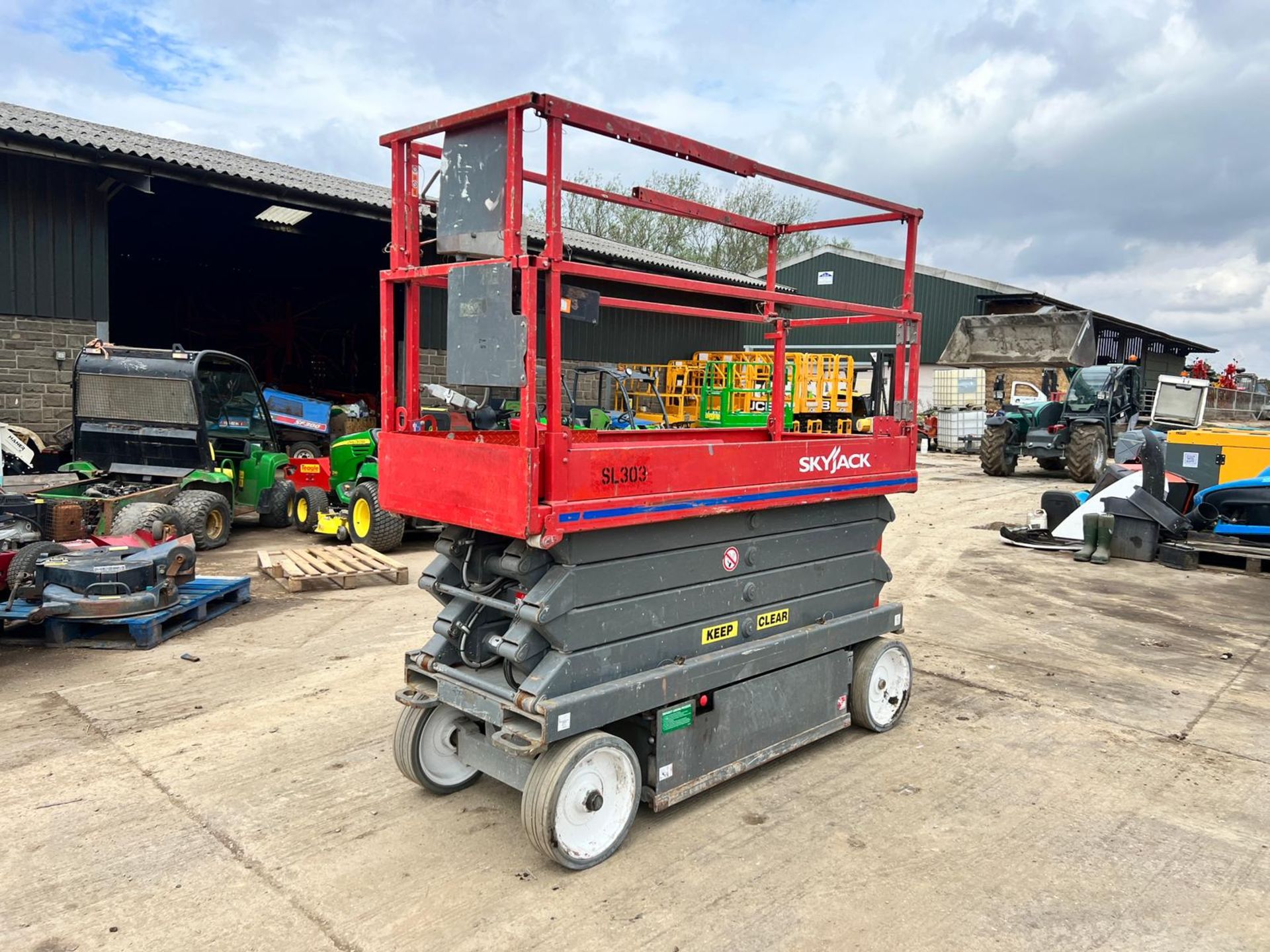 2013 Skyjack SJ3226 Electric Scissor Lift *PLUS VAT* - Image 2 of 10