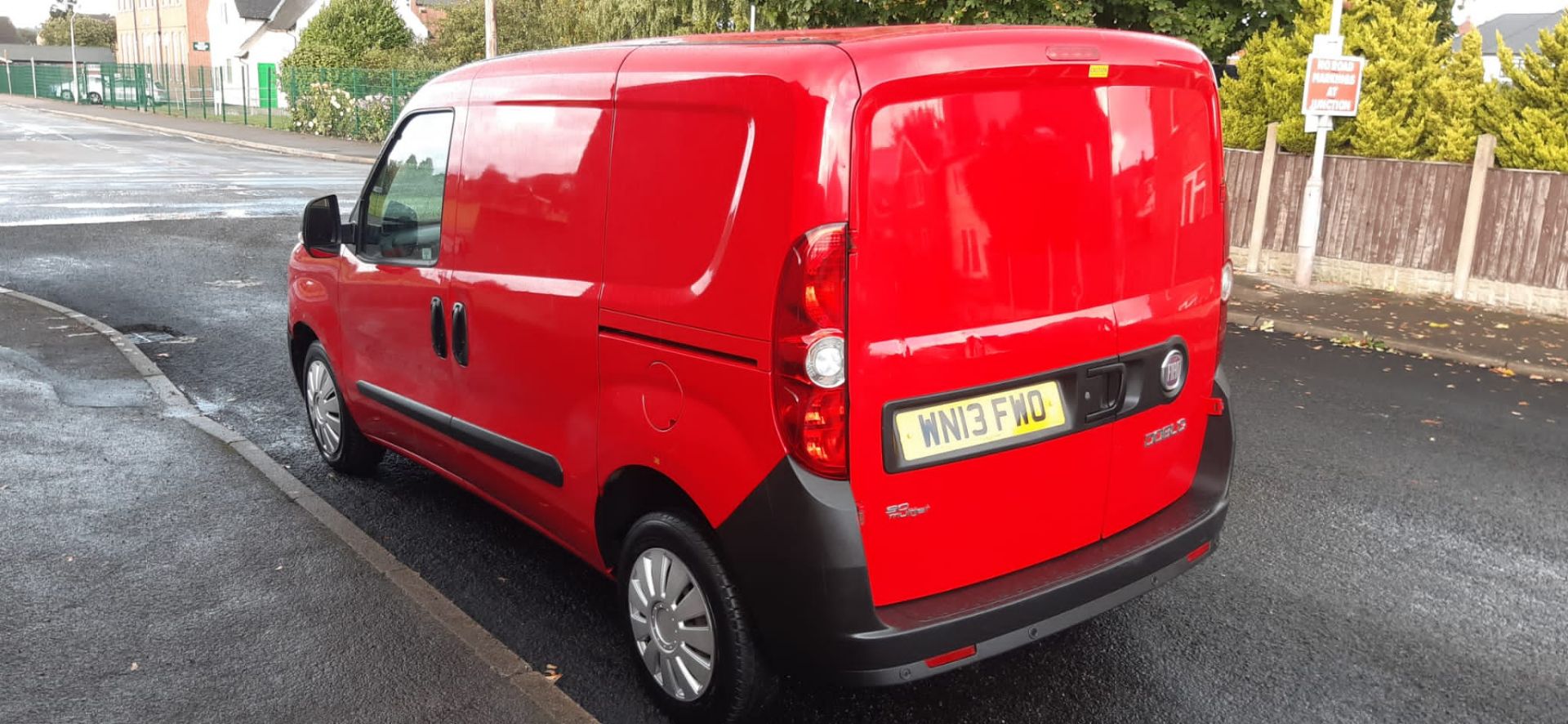 2013 FIAT DOBLO 16V MULTIJET RED PANEL VAN - LOW 43,000 MILES *NO VAT* - Image 6 of 17