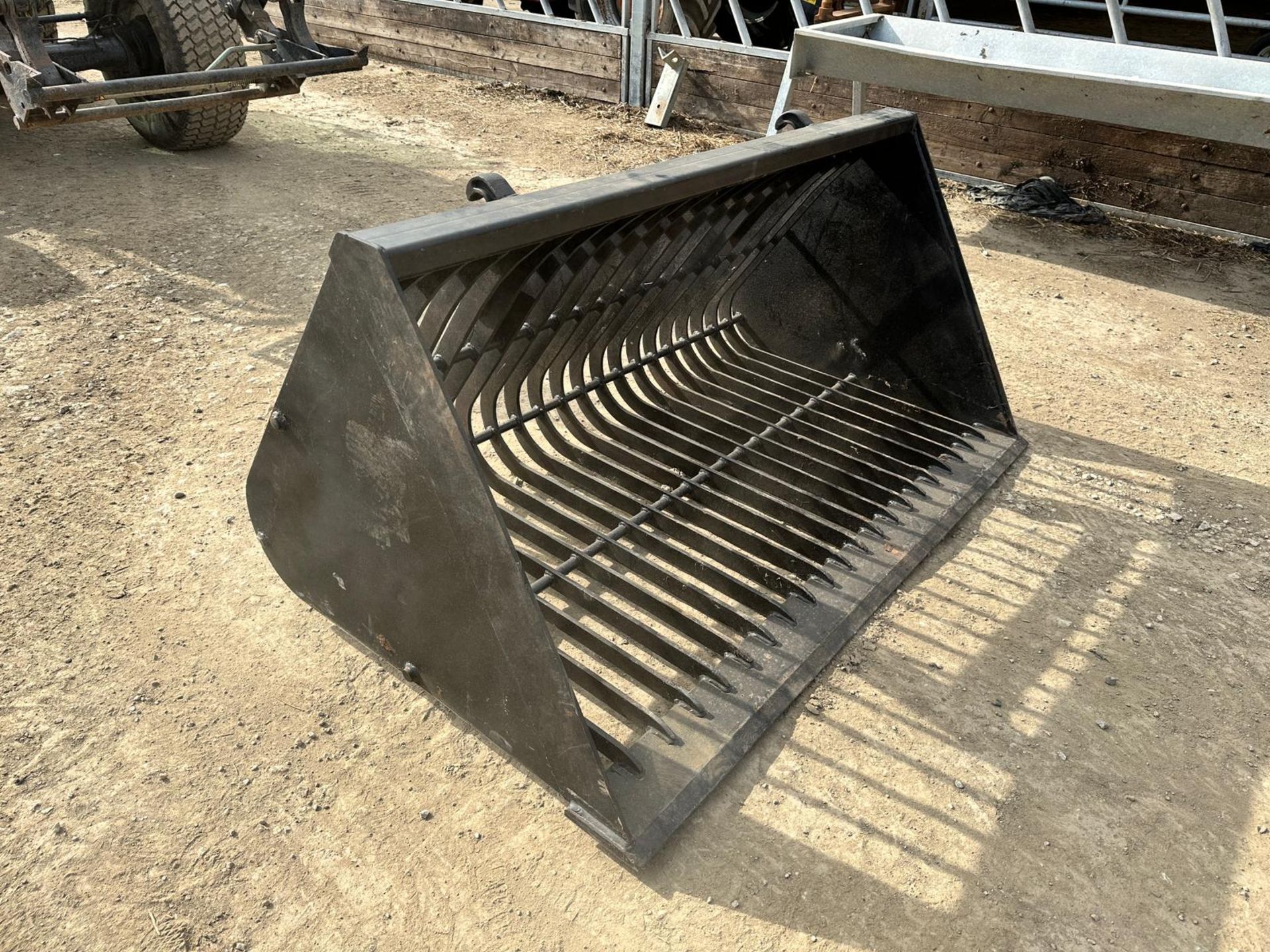New And Unused 70” Riddle Bucket, Euro 8 Bracket, Suitable For Tractor *PLUS VAT*