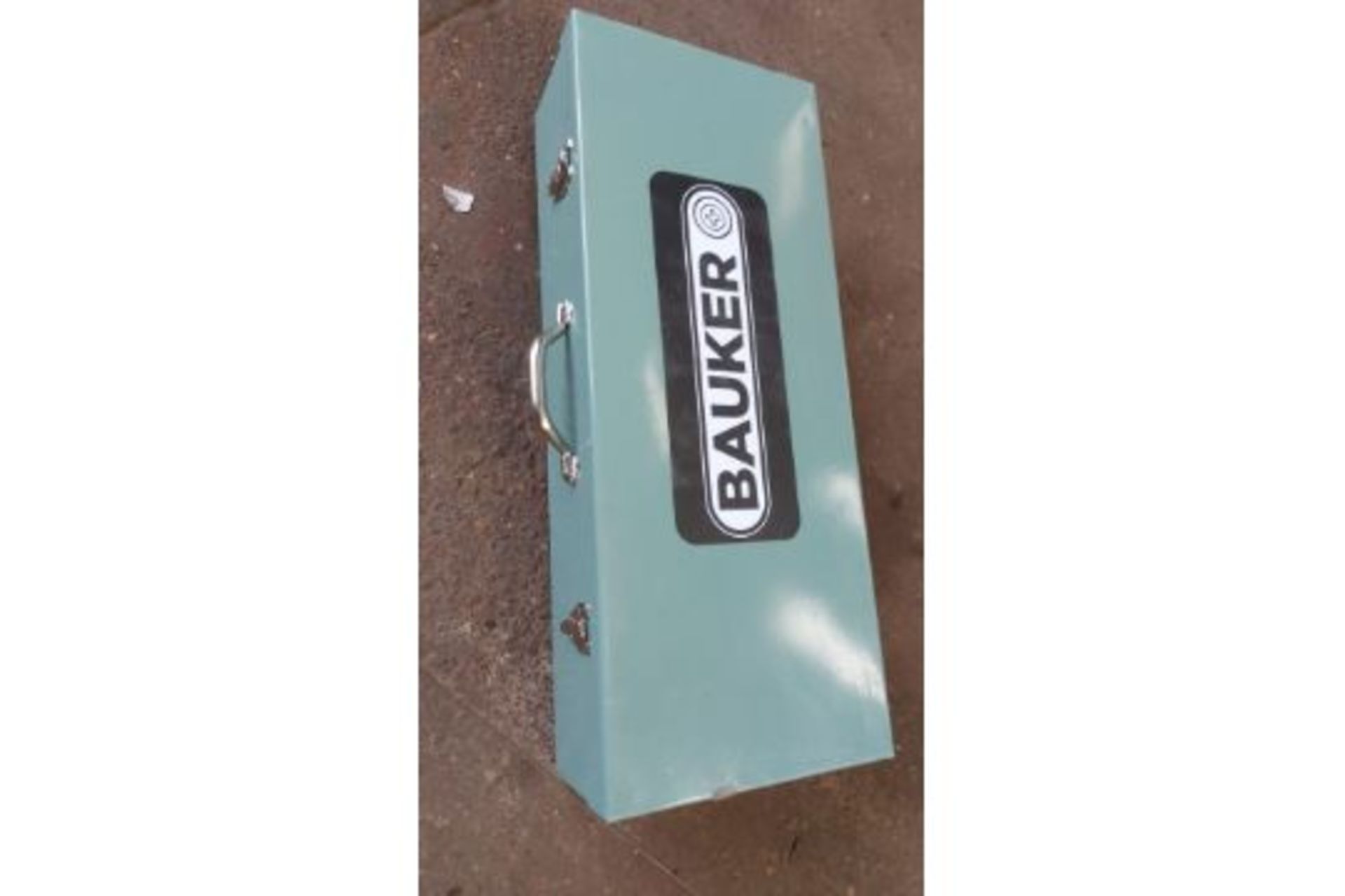 BRAND NEW BAUKER 1700W DEMOLITION HAMMER *PLUS VAT* - Image 4 of 10