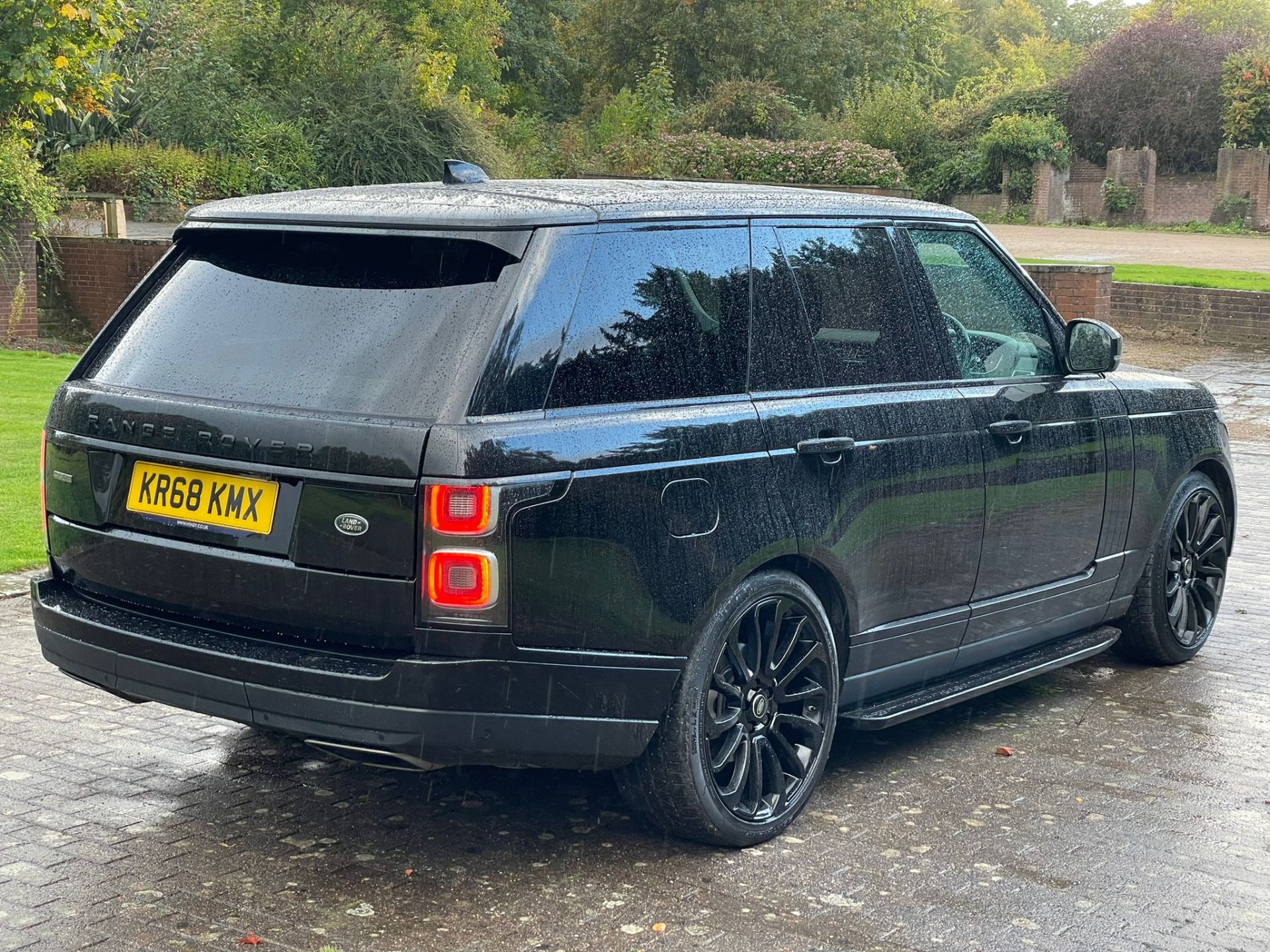 2018/68 RANGE ROVER VOGUE AUTOBIOGRAPHY 3.0L TURBO DIESEL ONE PREVIOUS OWNER - Image 3 of 16