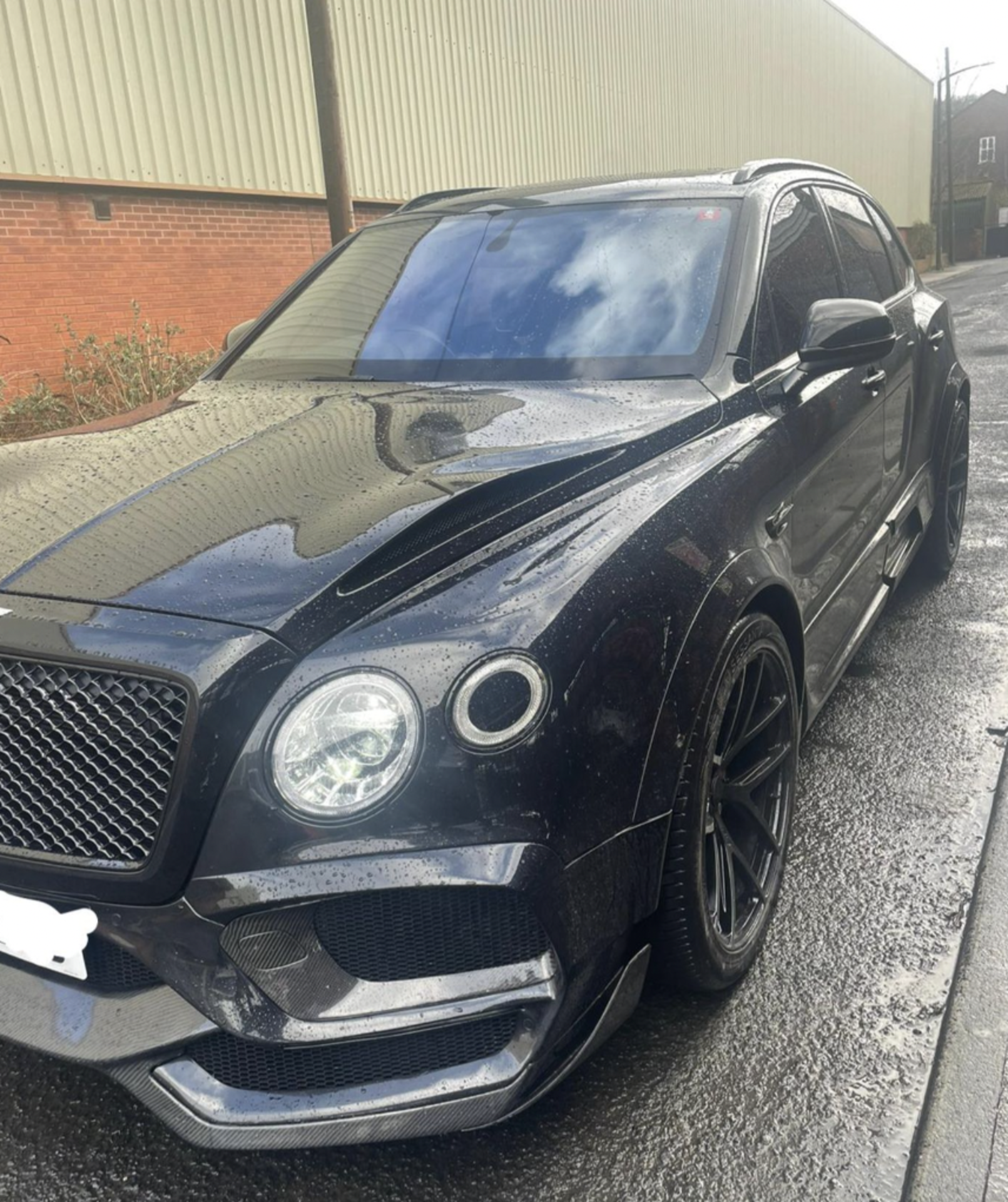 2017/67 BENTLEY BENTAYGA 6.0 W12 MULLINER ONYX GTX AUTO PLUS VAT - Image 4 of 26