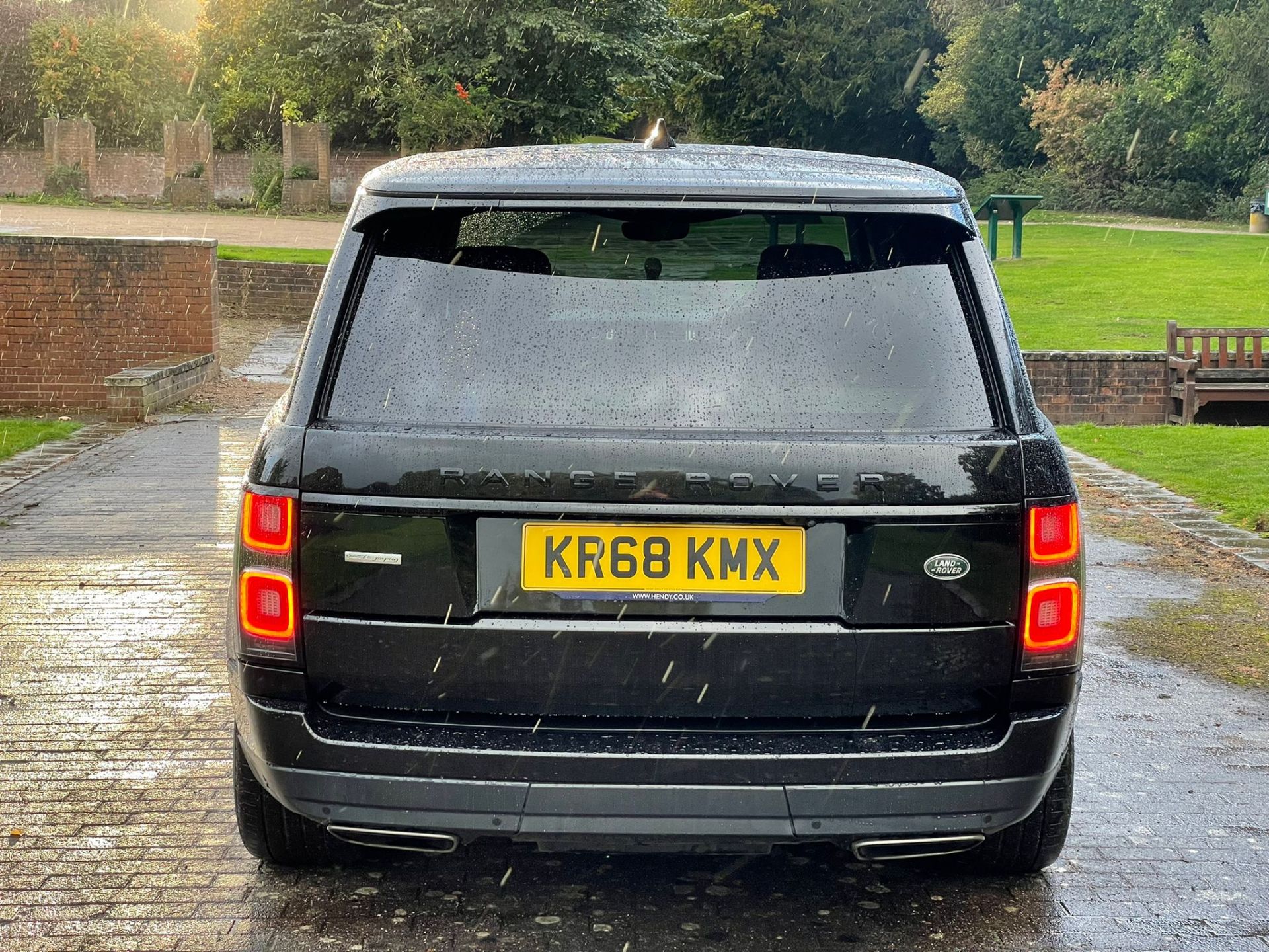 2018/68 RANGE ROVER VOGUE AUTOBIOGRAPHY 3.0L TURBO DIESEL ONE PREVIOUS OWNER - Image 2 of 16
