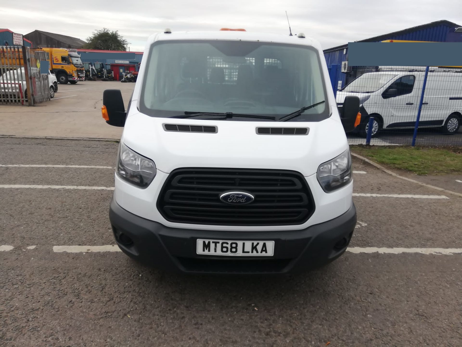 2018 FORD TRANSIT 350 WHITE TIPPER - EURO 6 - 7 SEATS *PLUS VAT* - Image 2 of 11