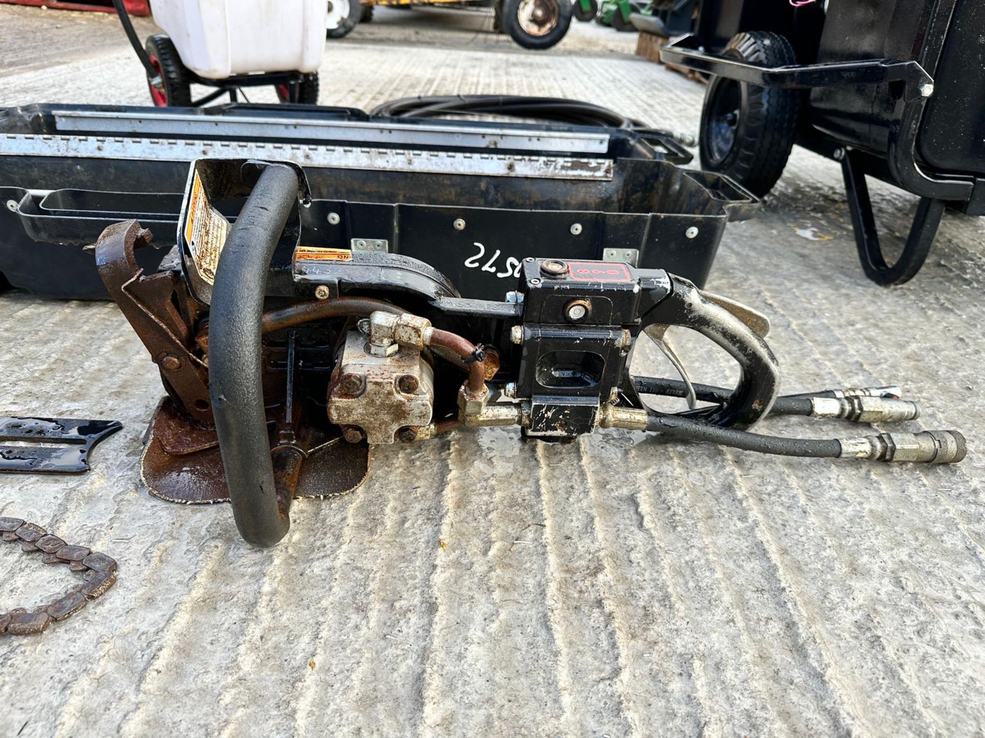 2018 ICS P95 Hydrualic Powerpack With ICS 890 Concrete Chainsaw And Hydrualic Pipes *PLUS VAT* - Image 4 of 16