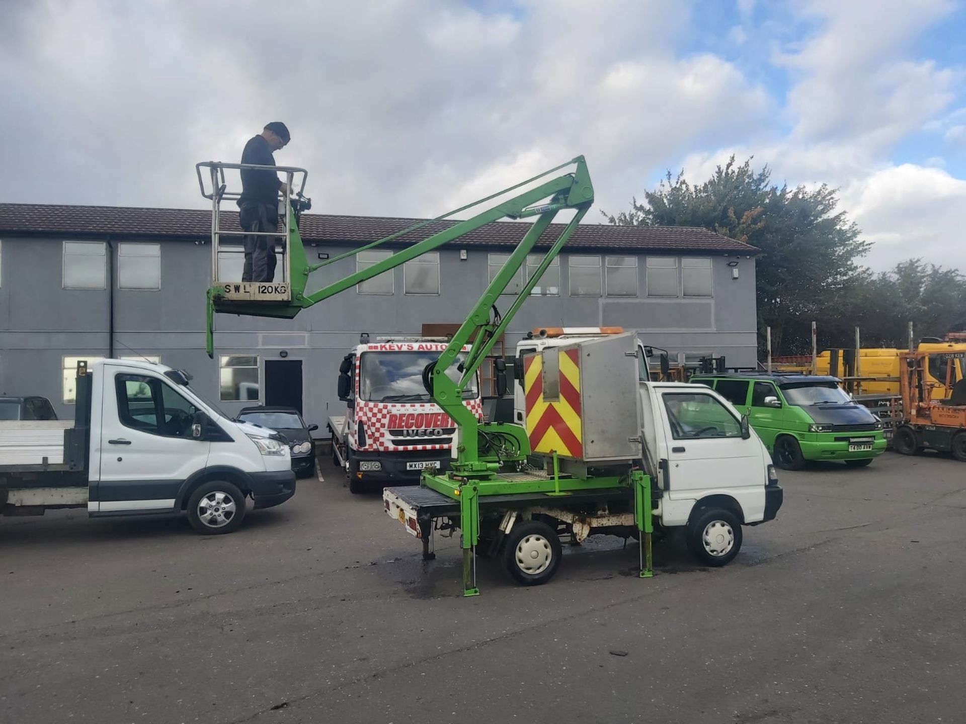 DAIHATSU HIJET CHERRY PICKER *PLUS VAT* - Image 4 of 10