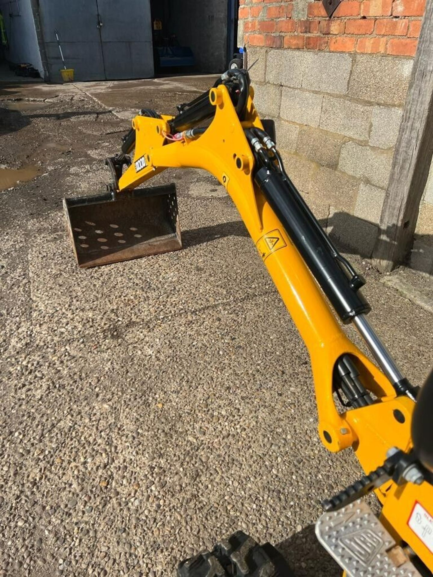 JCB 8008 MICRO DIGGER EXCAVATOR, YEAR 2021, ONLY 147 HOURS C/W 4 BUCKETS *PLUS VAT* - Image 8 of 12