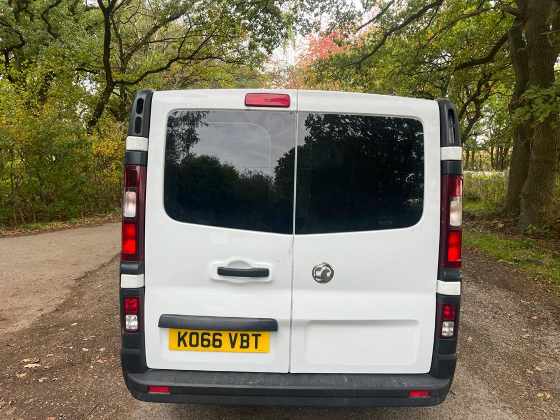 2017 VAUXHALL VIVARO 2900 BT CDTI ECOFLEX SS WHITE PANEL VAN *PLUS VAT* - Image 5 of 11