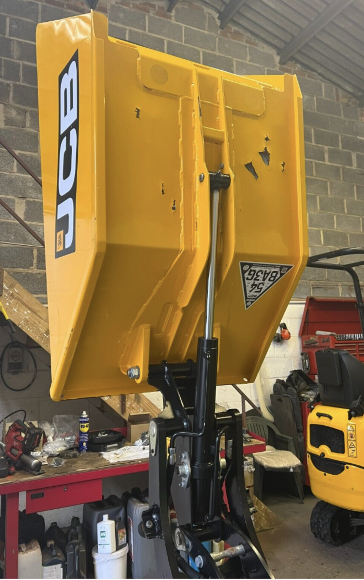 2020 JCB HIGH LIFT TRACKED DUMPER, , MODEL: HTD05 DUMPSTER   JCB HIGH LIFT TRACKED DUMPER MODEL: - Image 6 of 9