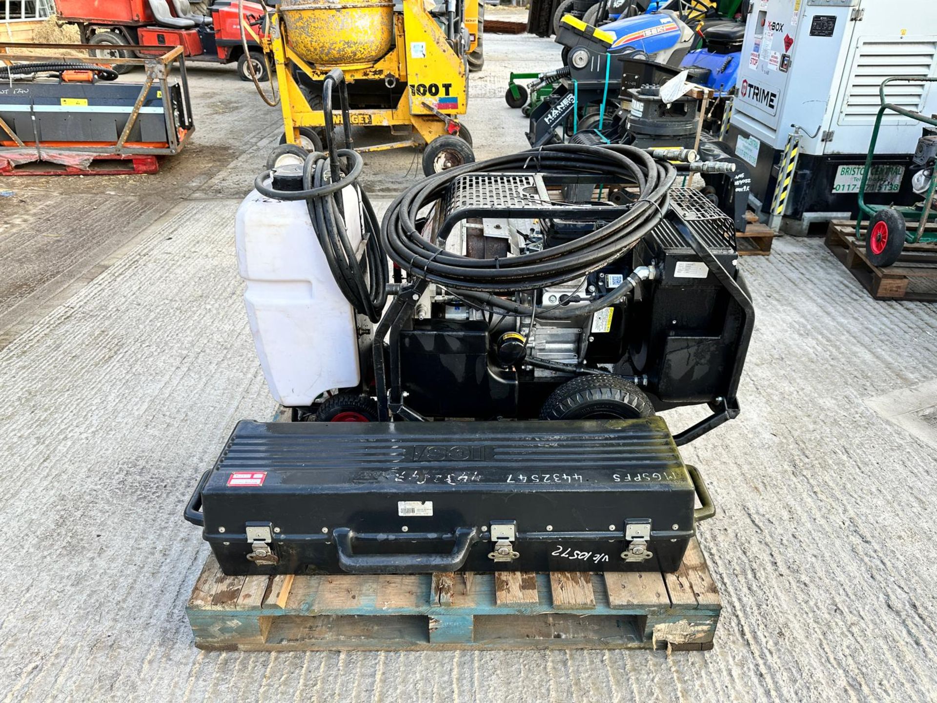 2018 ICS P95 Hydrualic Powerpack With ICS 890 Concrete Chainsaw And Hydrualic Pipes *PLUS VAT*